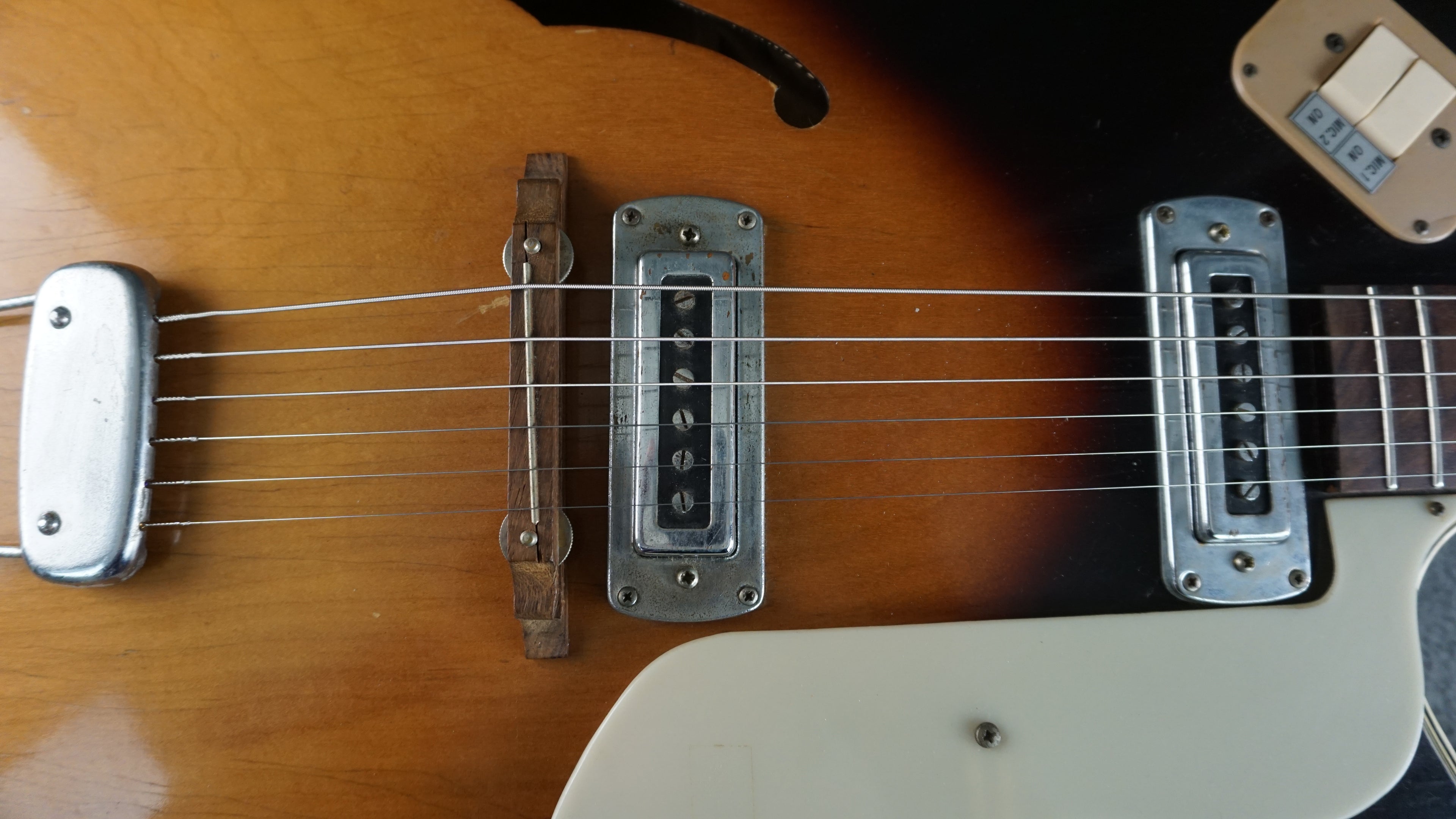 Teisco EP-14 1960s - Brown Burst Hollow Body Electric