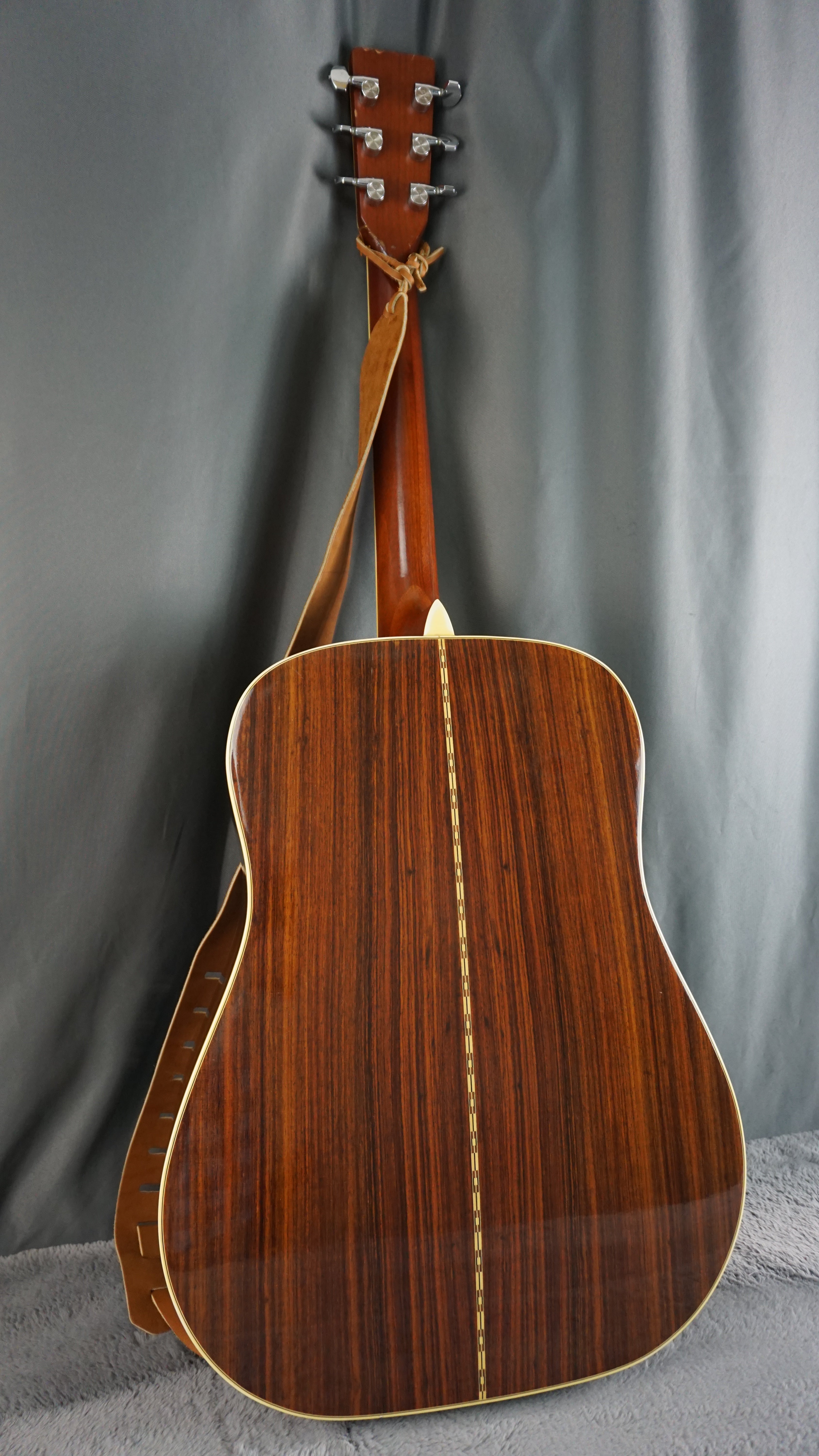 Yamaki 130 Acoustic D-28 Style Japan w/ Hard Case
