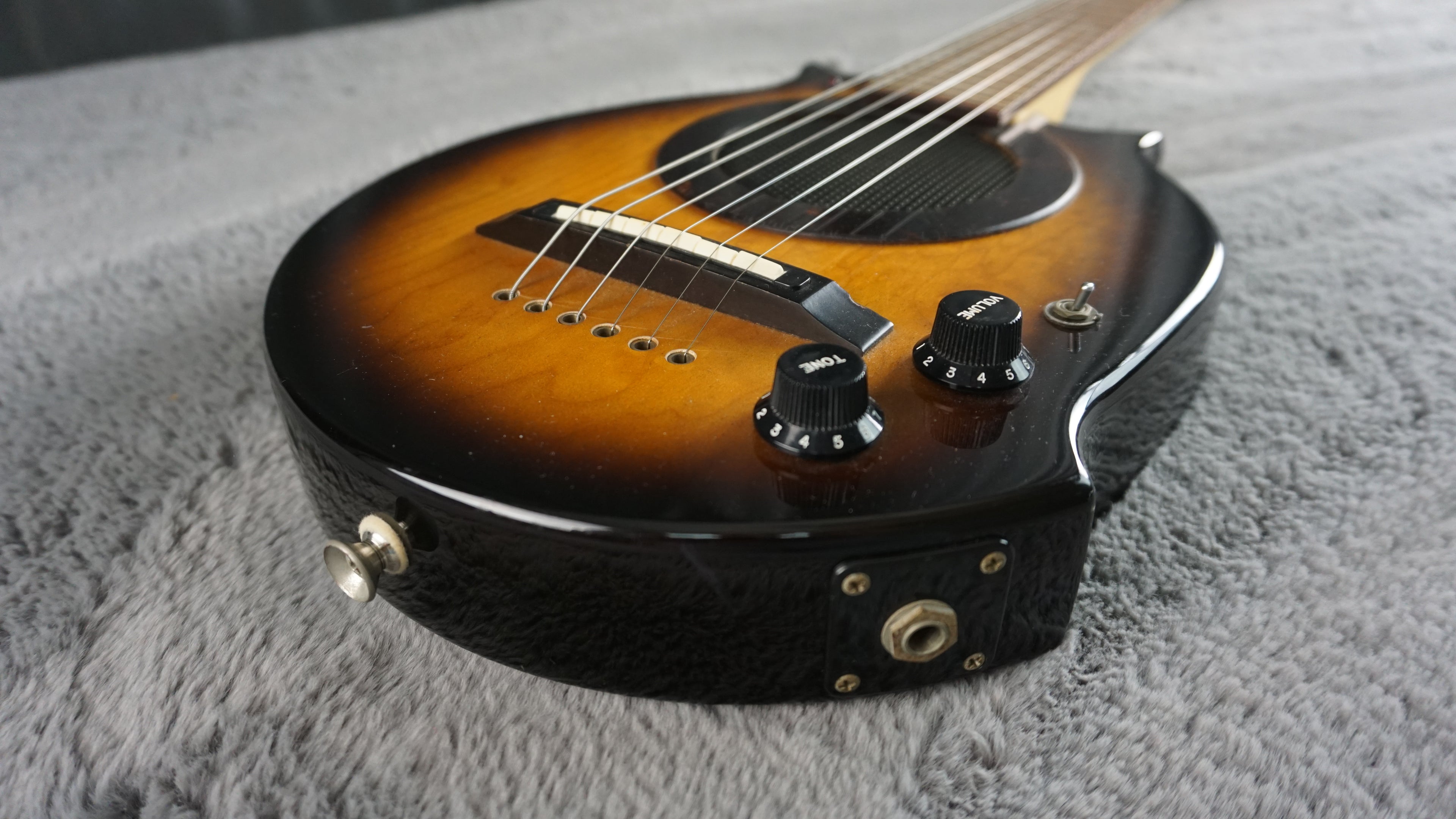 Morris Sound Circus Series Amplified Travel Guitar Japan Tobacco Burst