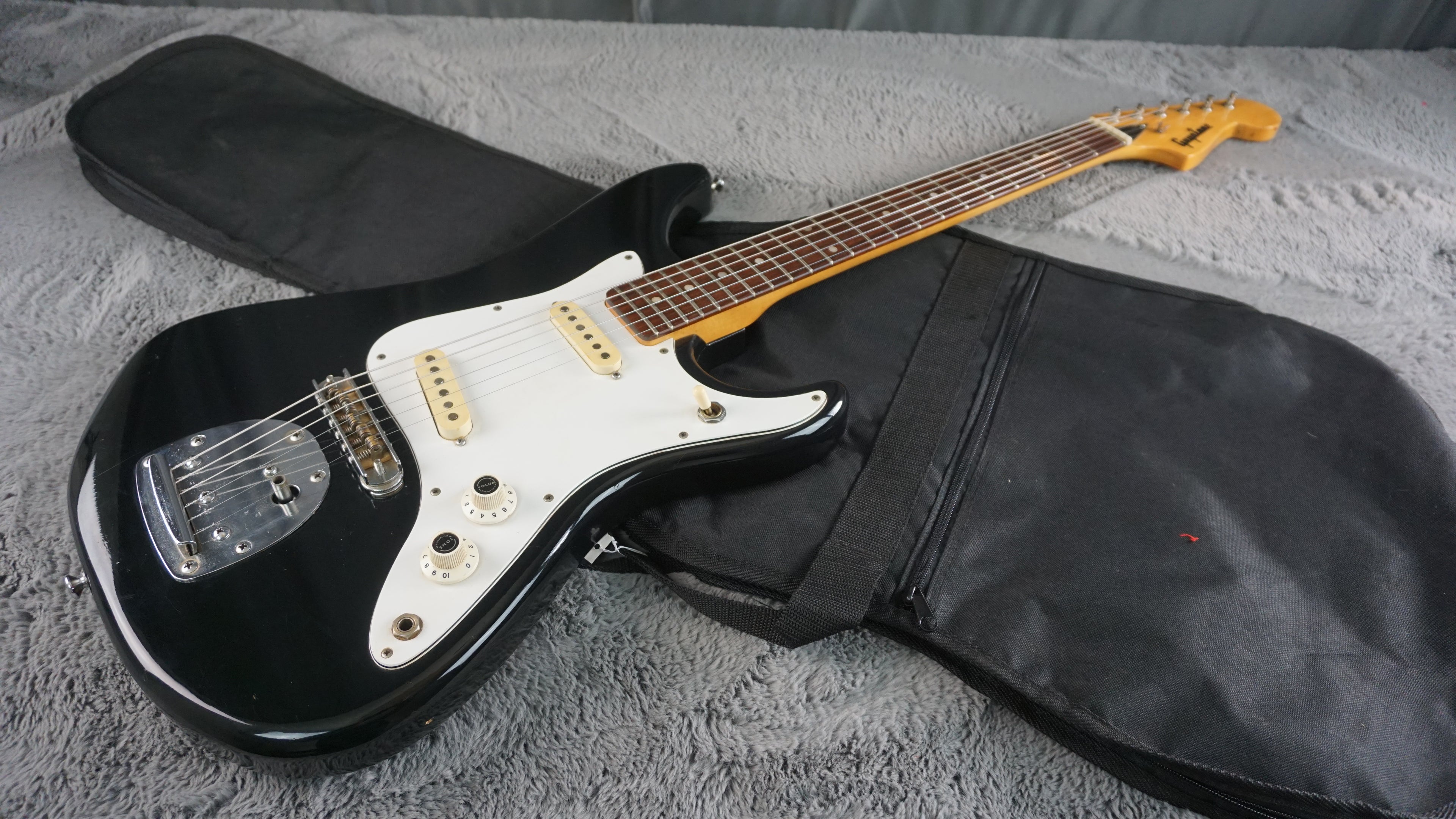 Guyatone LG-23 Japan Electric Guitar Black