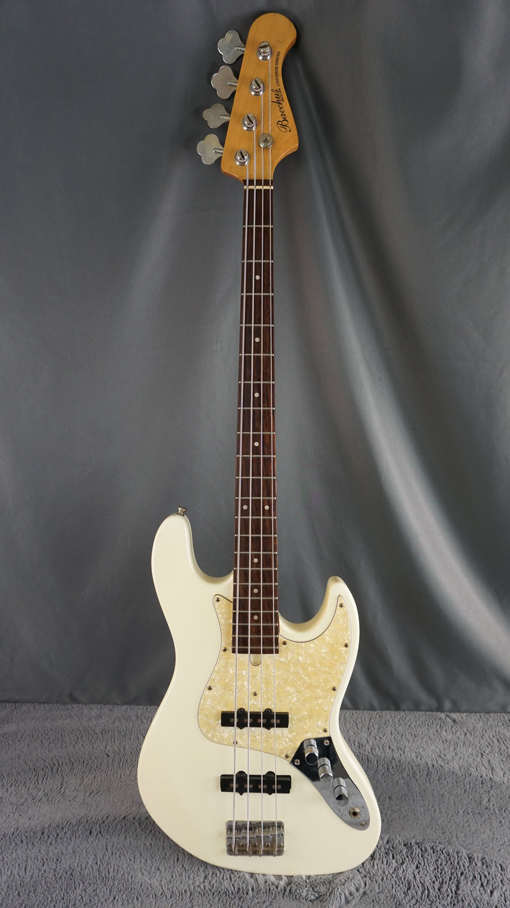 Bacchus Universe Series Jazz Bass - White