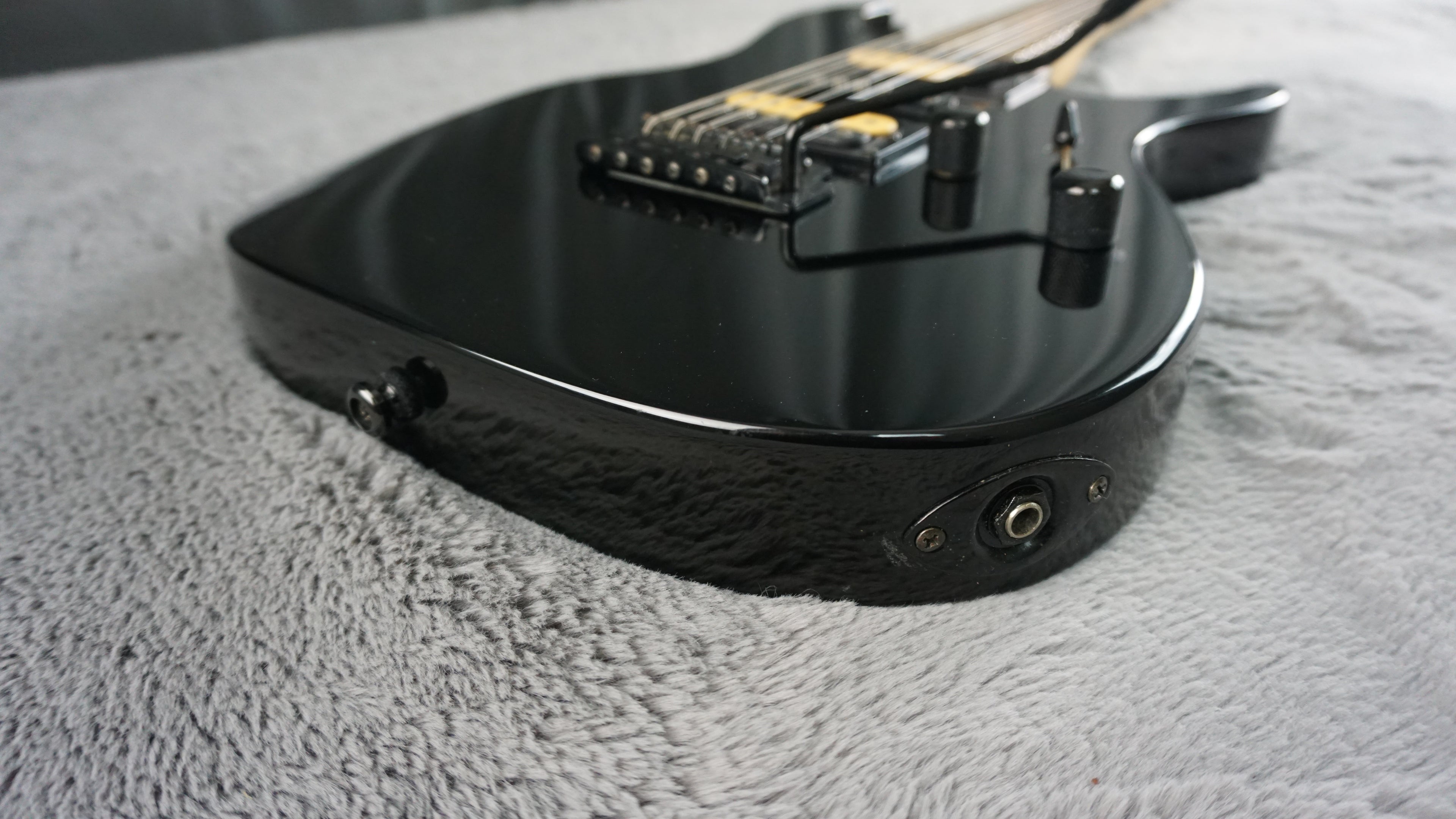 Anboy Superstrat Fujigen - Black Electric HSH