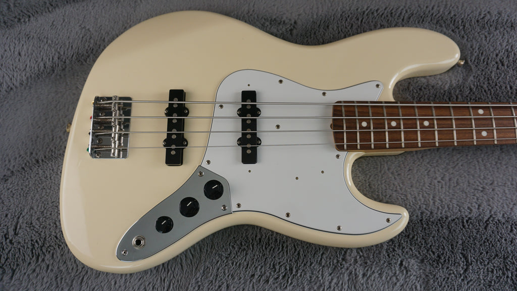 Fender Jazz Bass 1995 - White Japan Bass Guitar