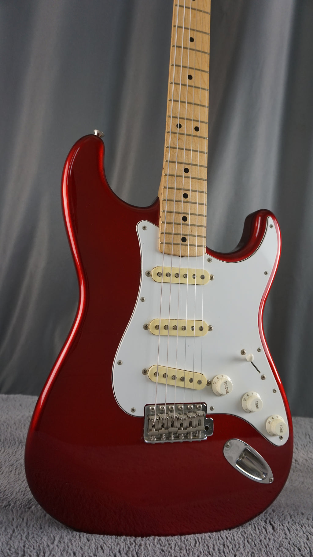 Fender Stratocaster - Cherry Japan