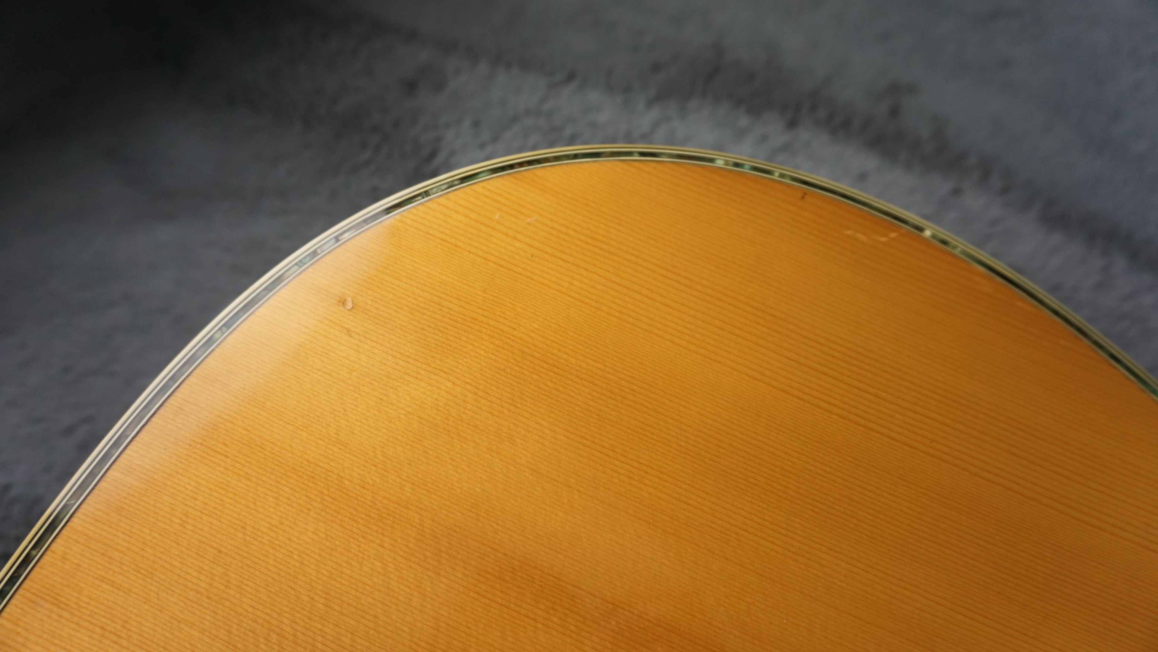 Morris W-40 Japan Solid Spruce Top w/ Fishman Electronics