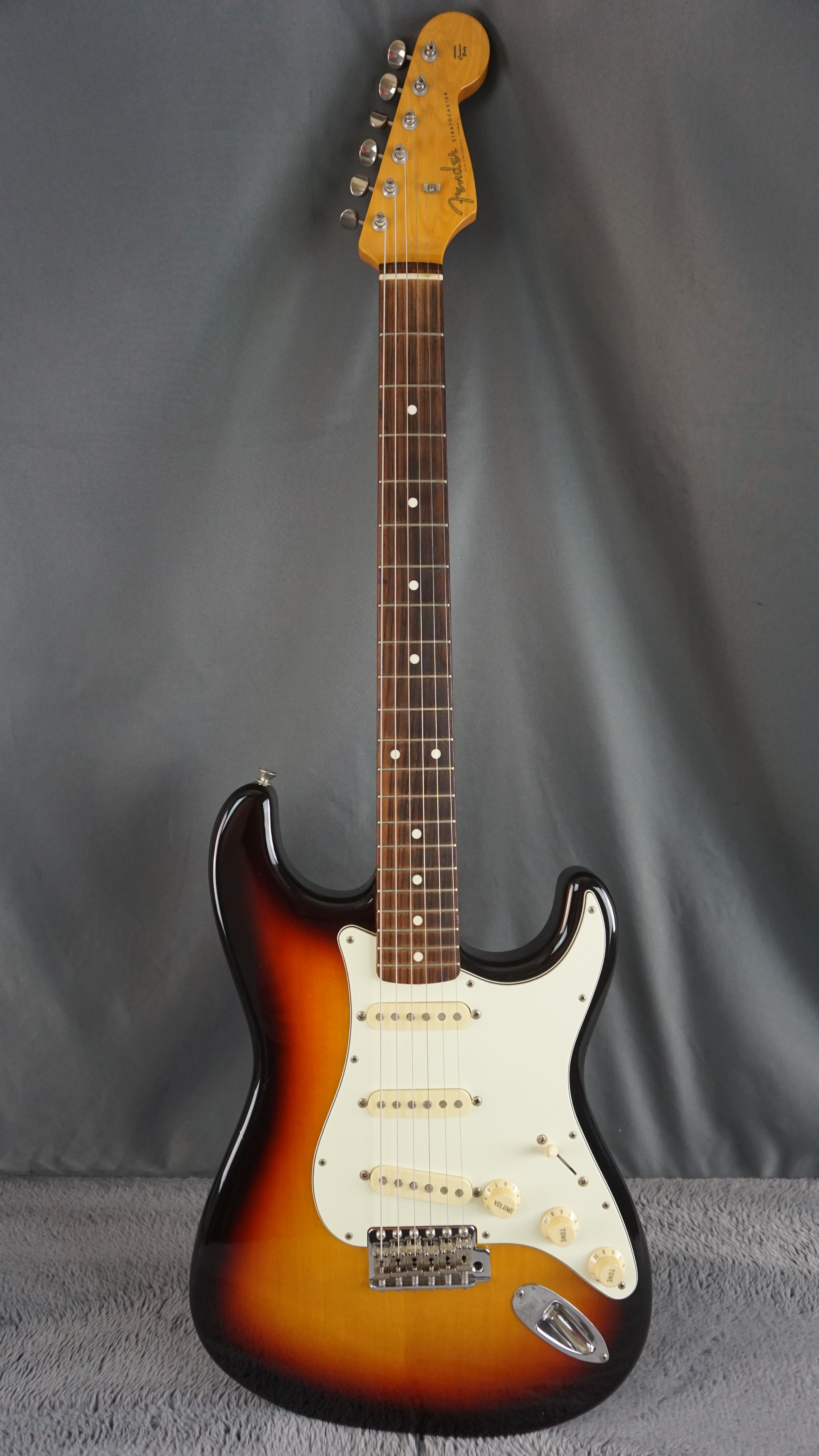 Fender Stratocaster 2017 - Sunburst Made in Japan