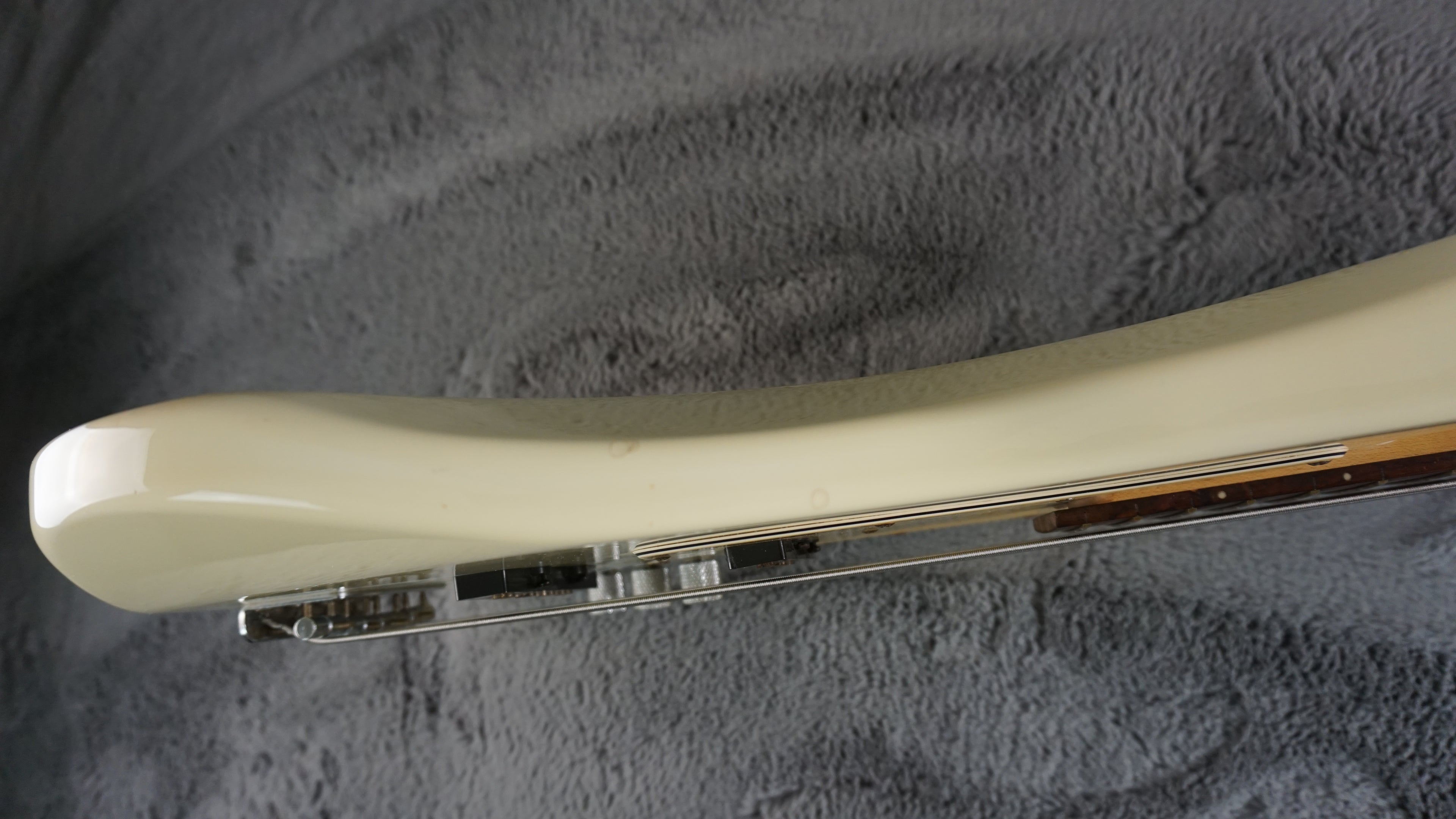 Bacchus Universe Series Jazz Bass - White