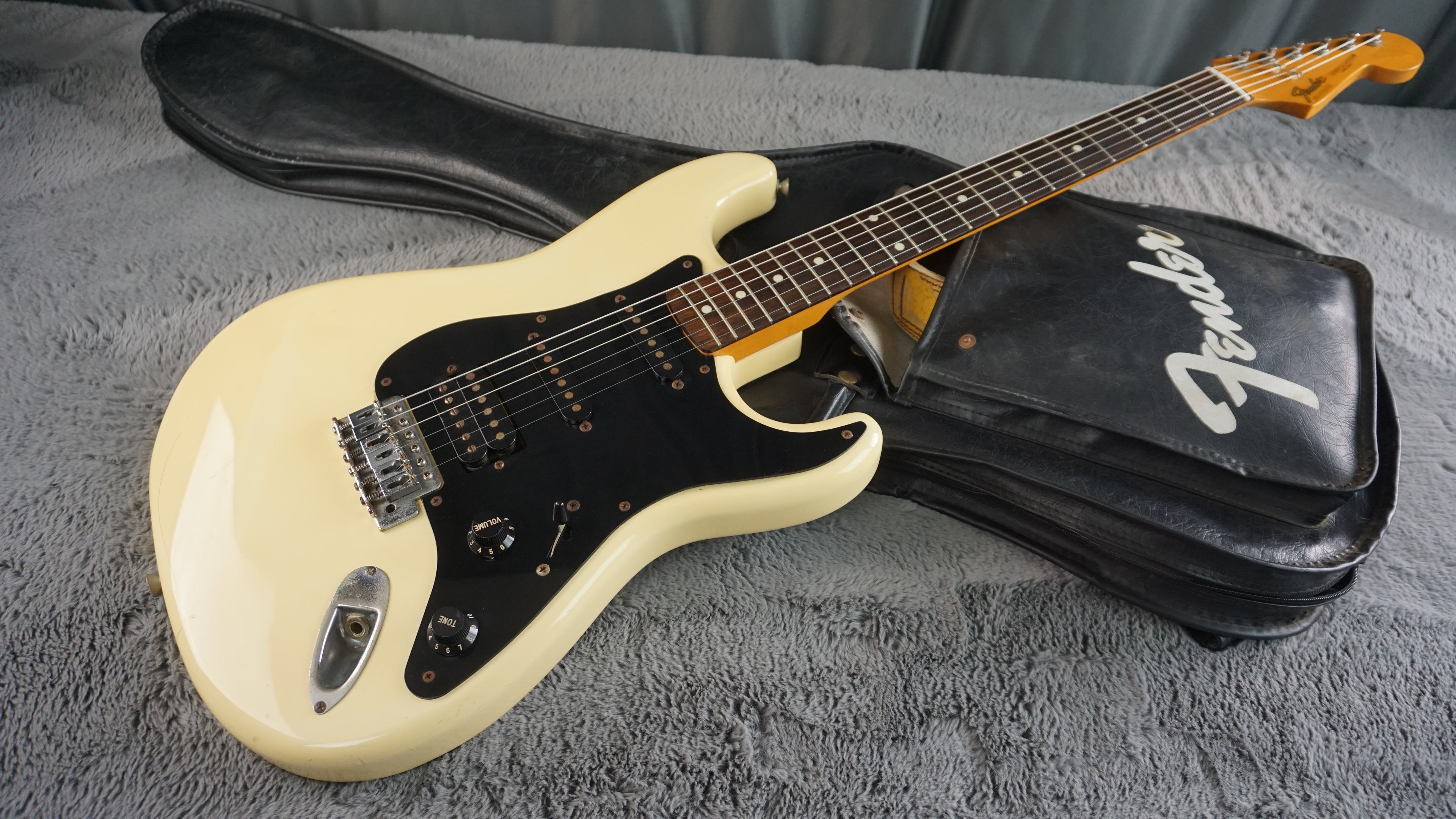 Fender Stratocaster 1984 - 1987 - White Japan