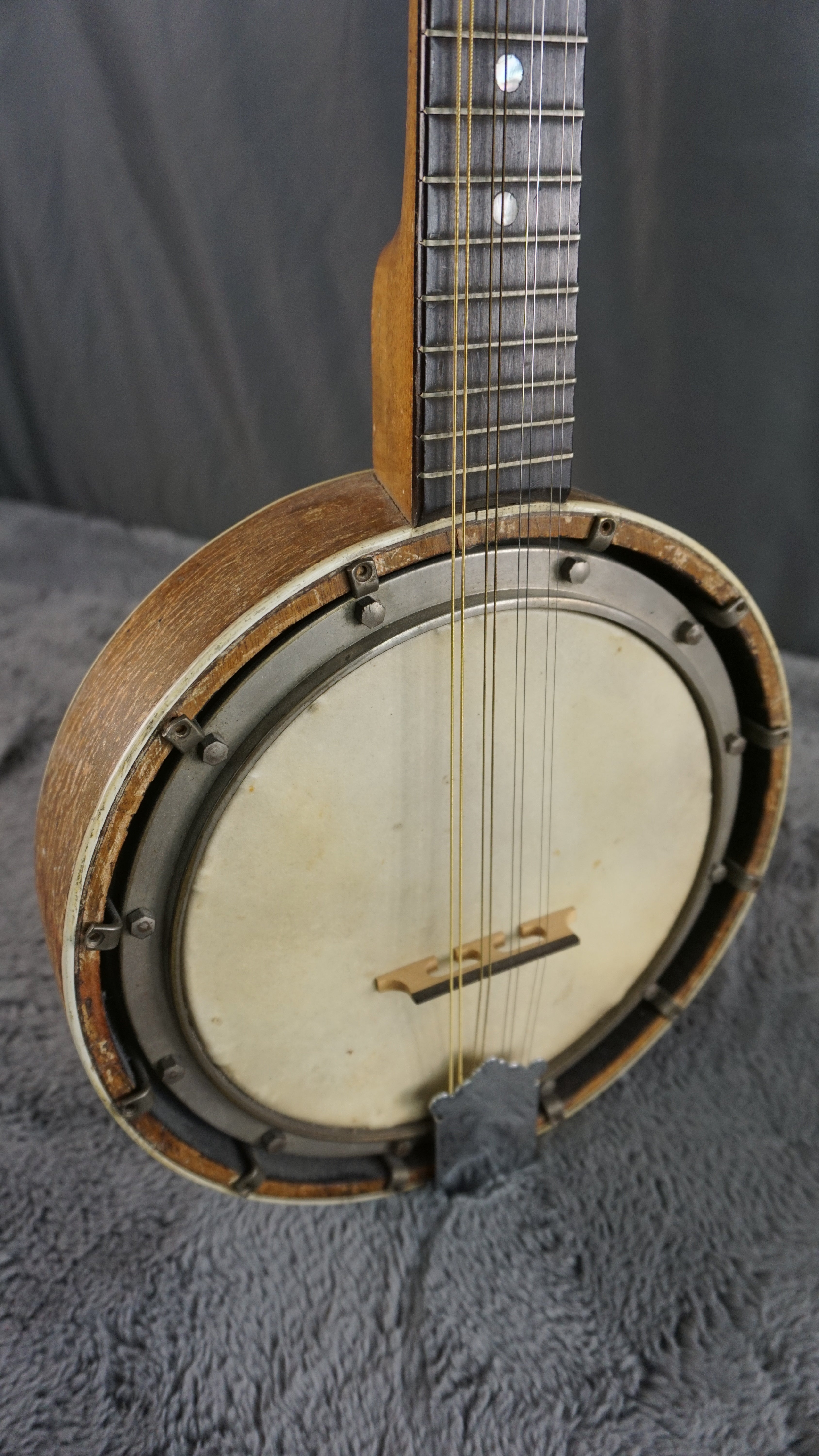 Vintage Closed Back Banjolin