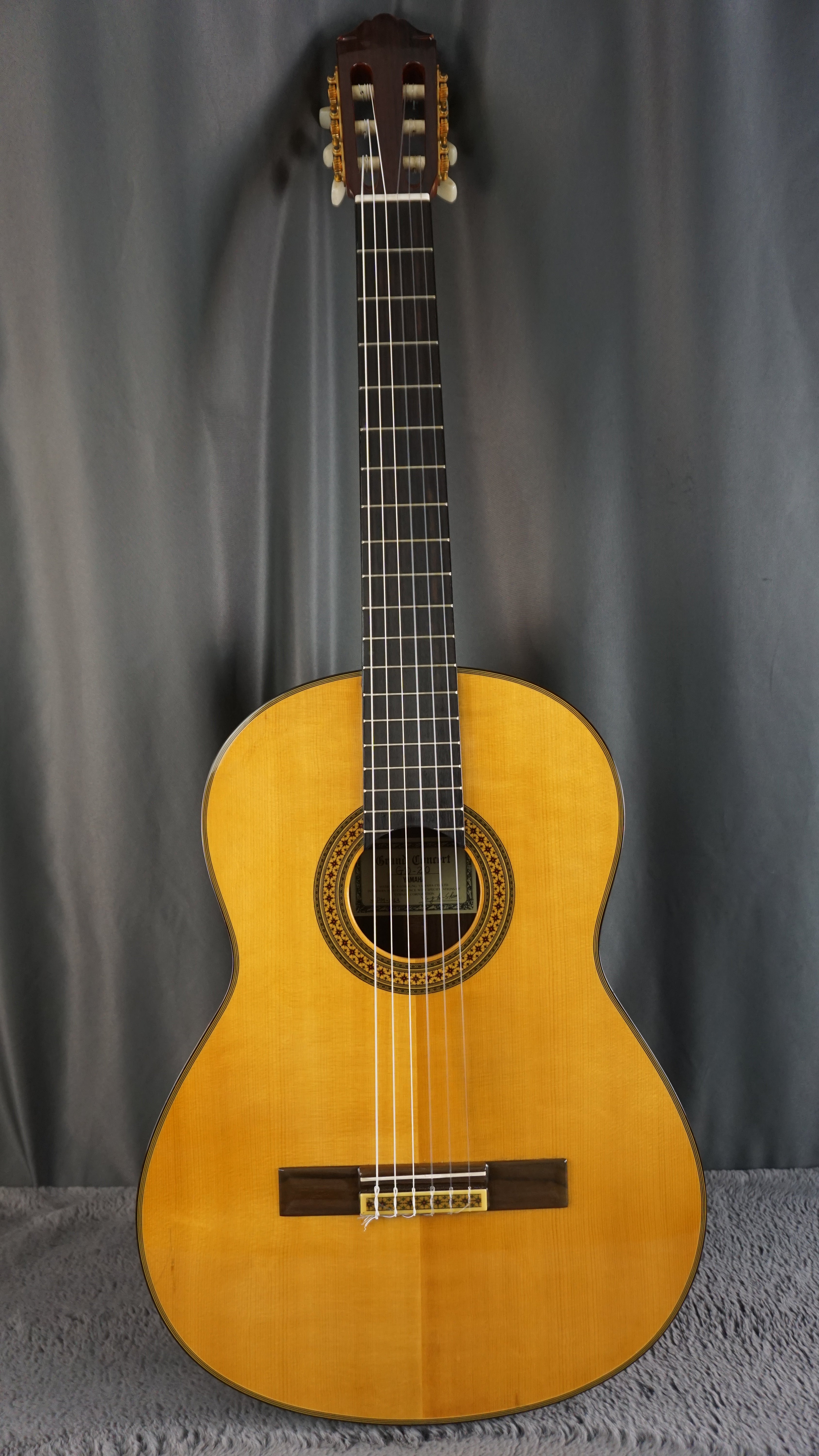 Yamaha GD-20 Grand Concert Classical Guitar