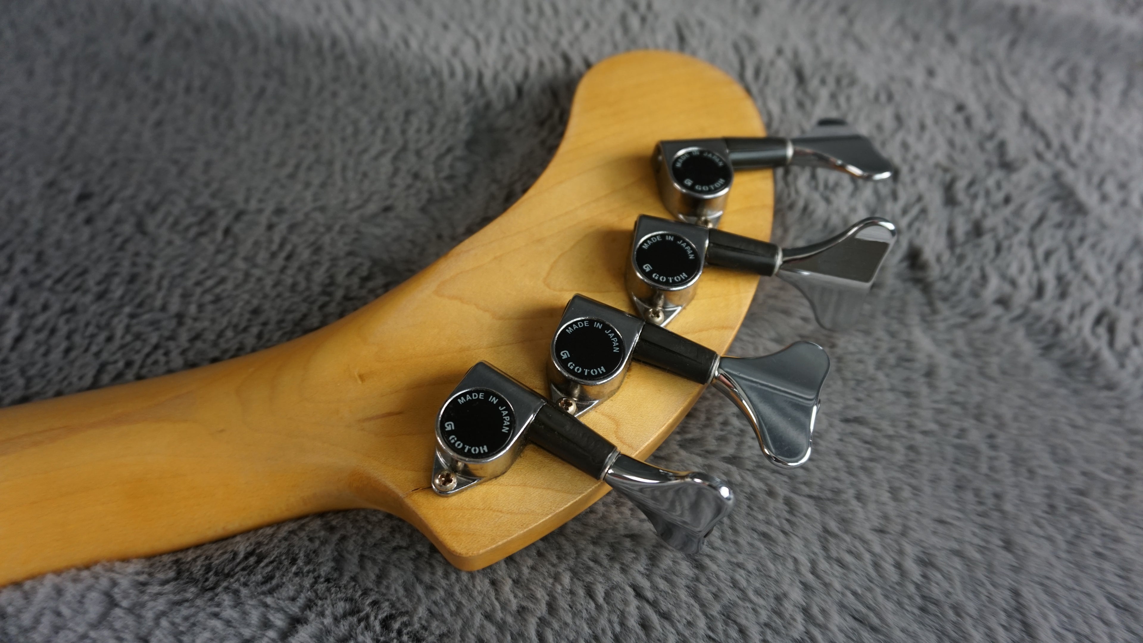 Fernandes Pie-ZO Bass - Sunburst w/ Built-in Speaker