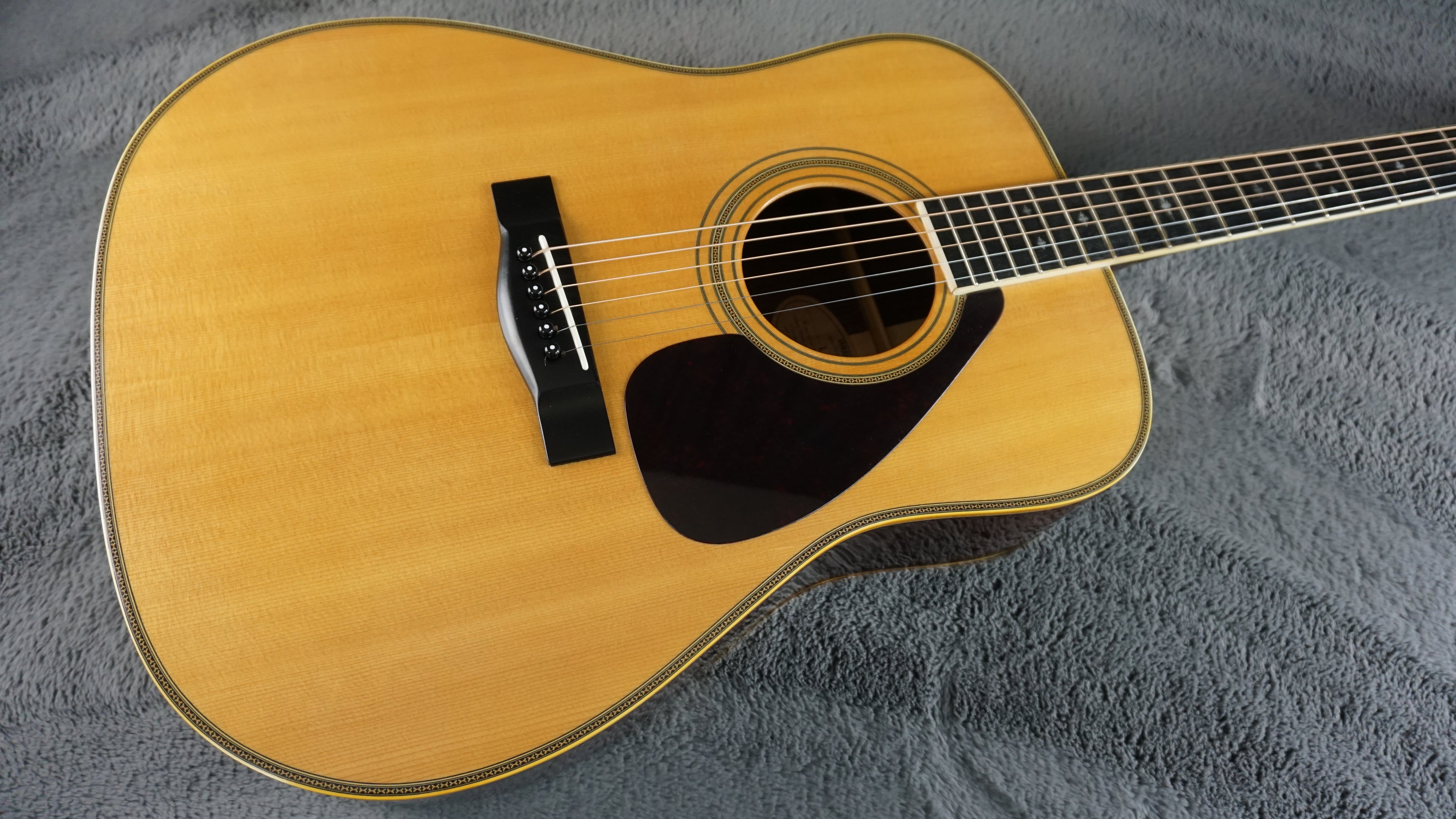 Yamaha L-8 Luxury Series Solid Wood Japan Acoustic