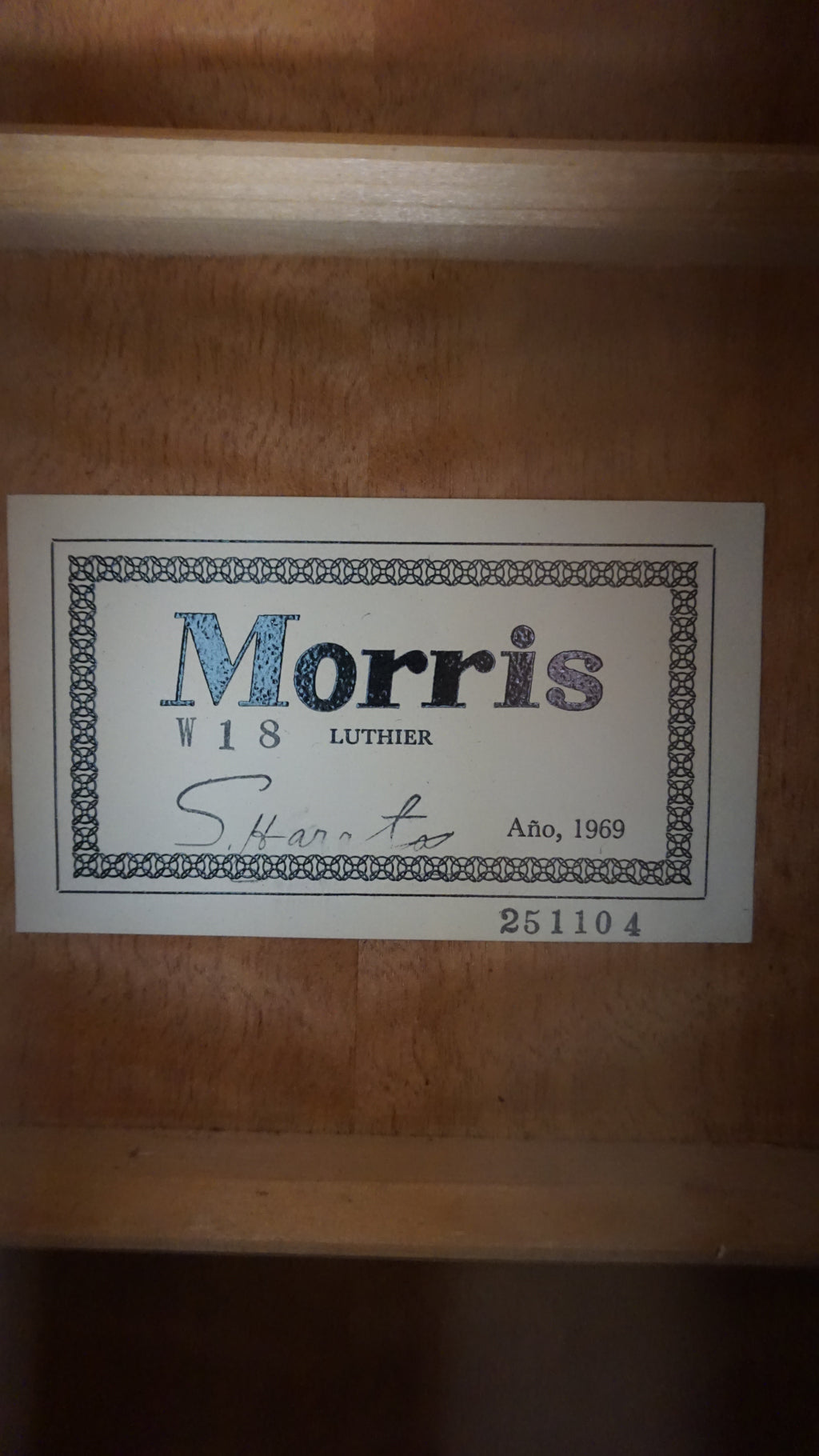 Morris W-18 Japan Acoustic Guitar