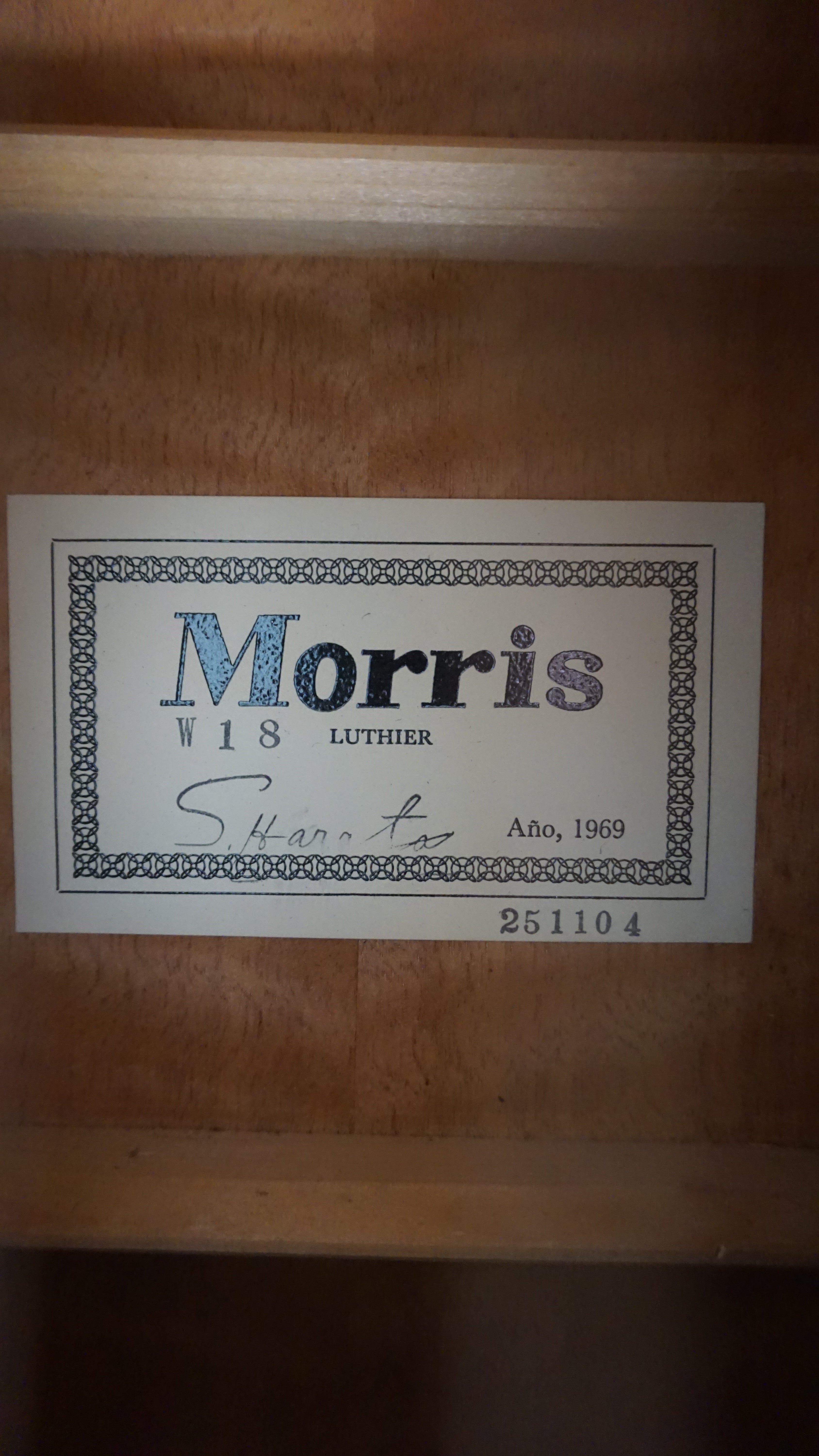 Morris W-18 Japan Acoustic Guitar