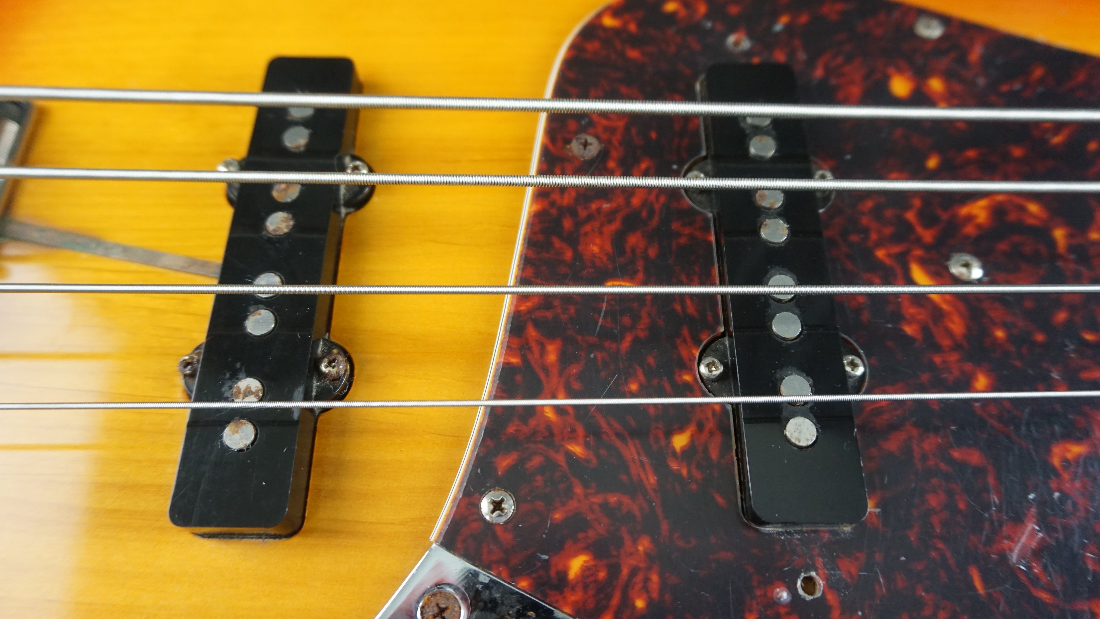 Fender Jazz Bass 93 - 94 - Sunburst Birdseye Maple Neck