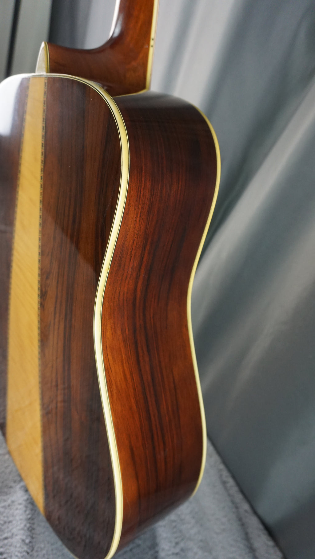 Morris W-40 Japan Solid Spruce Top w/ Fishman Electronics