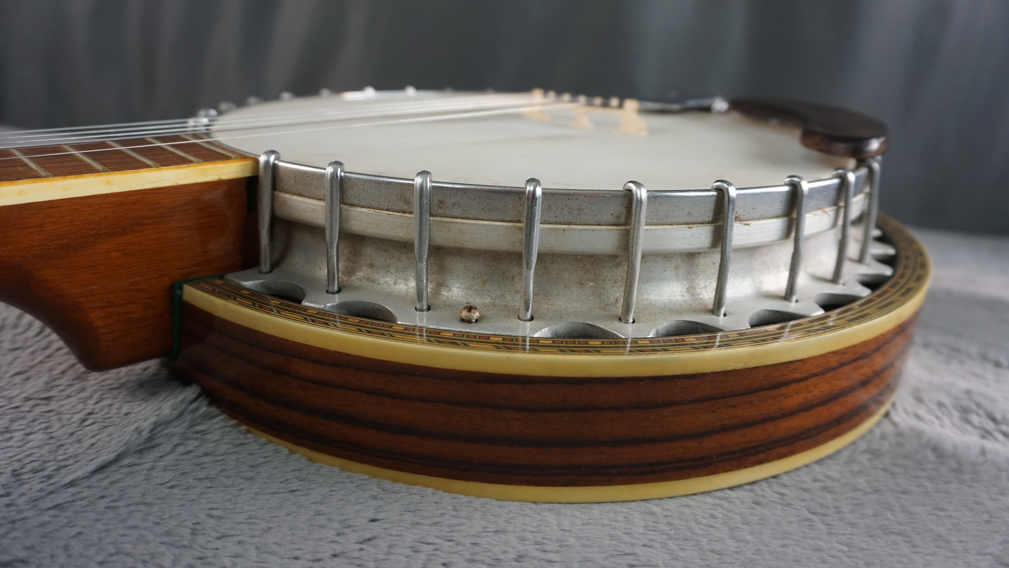 Pirles 5-String Closed Back Banjo w/ Hard Case