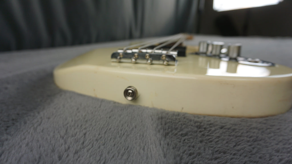 Bacchus Universe Series Jazz Bass - White