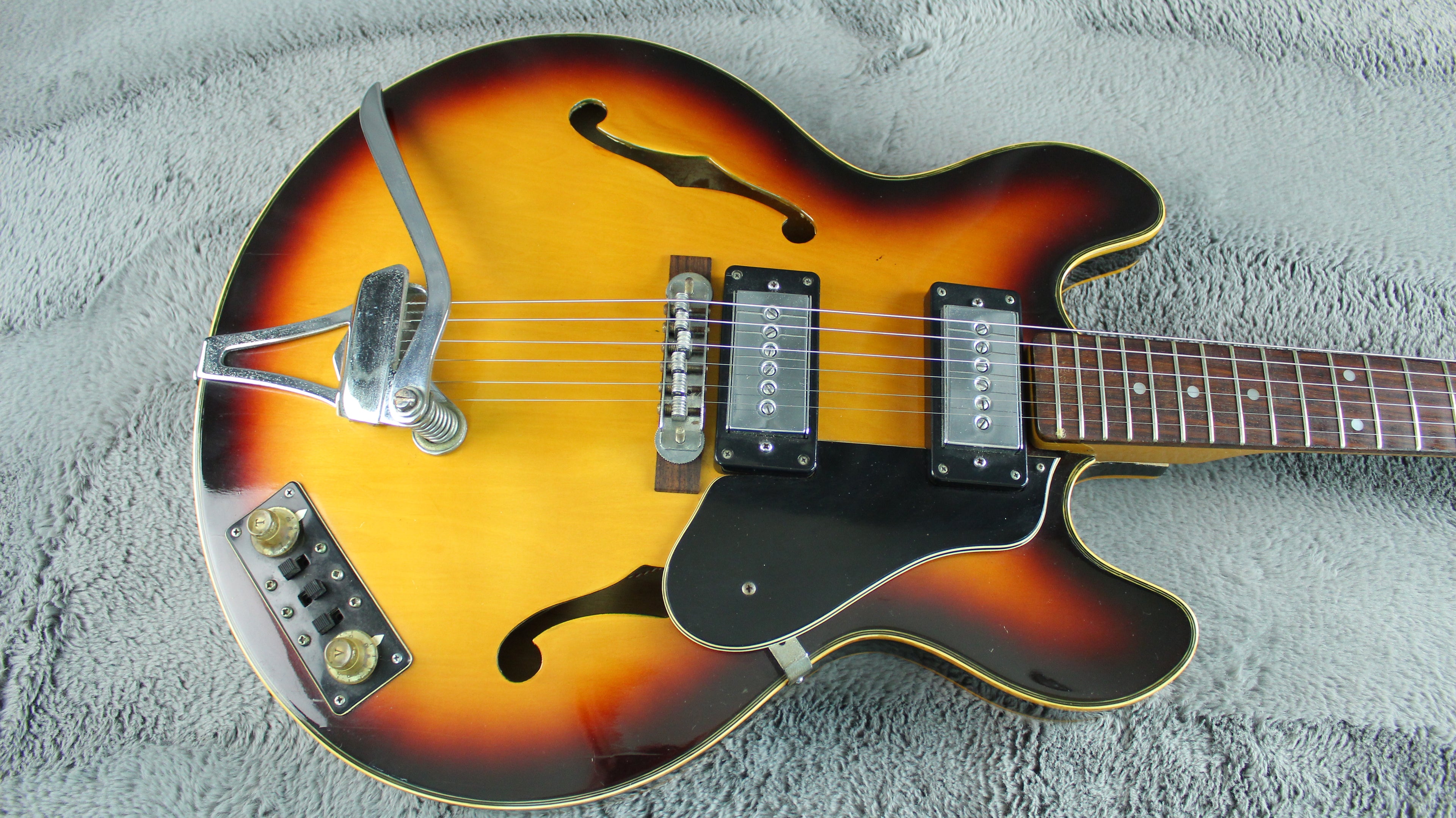 Semi-Hollow Sunburst Electric Guitar