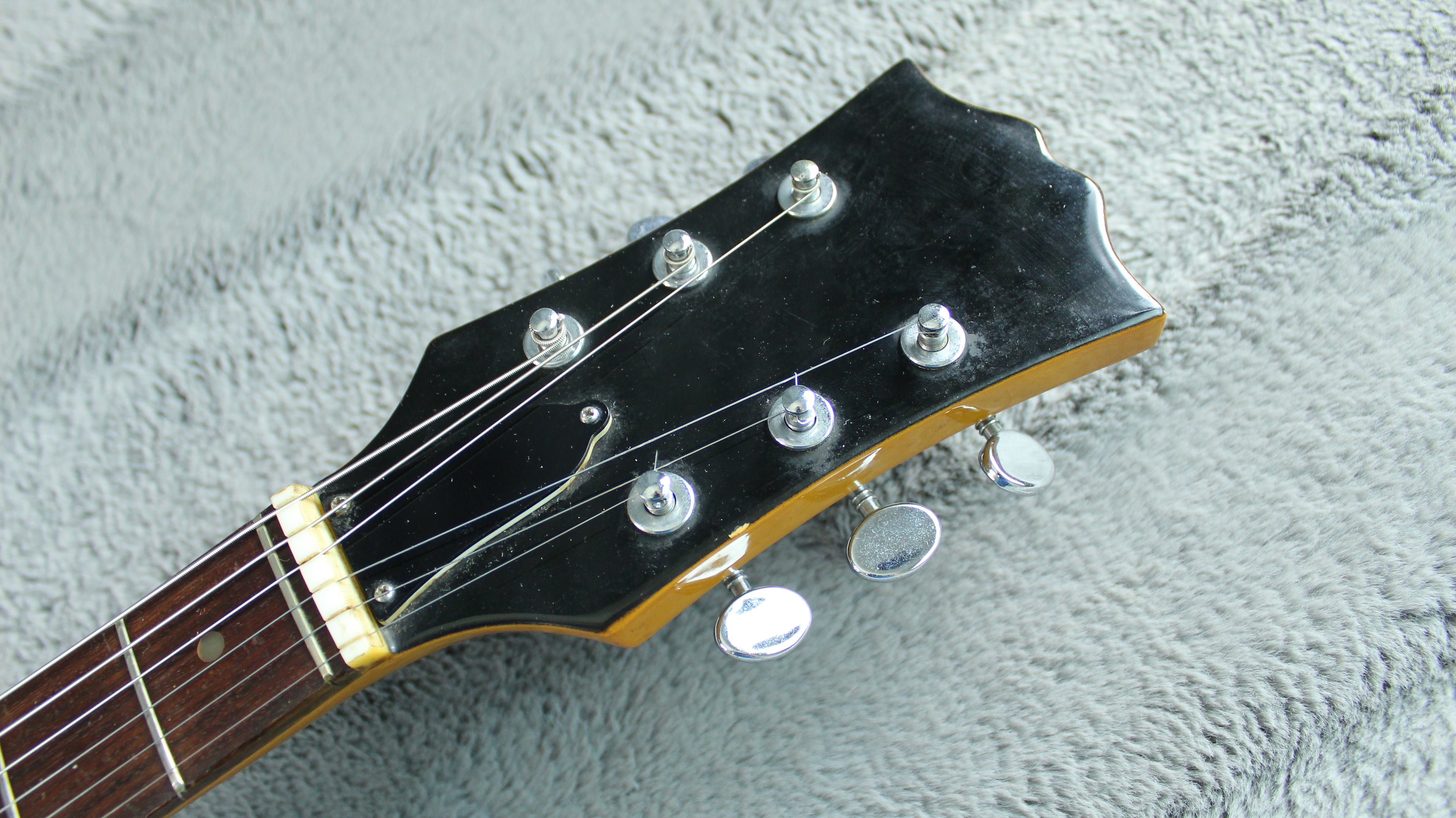 Semi-Hollow Sunburst Electric Guitar