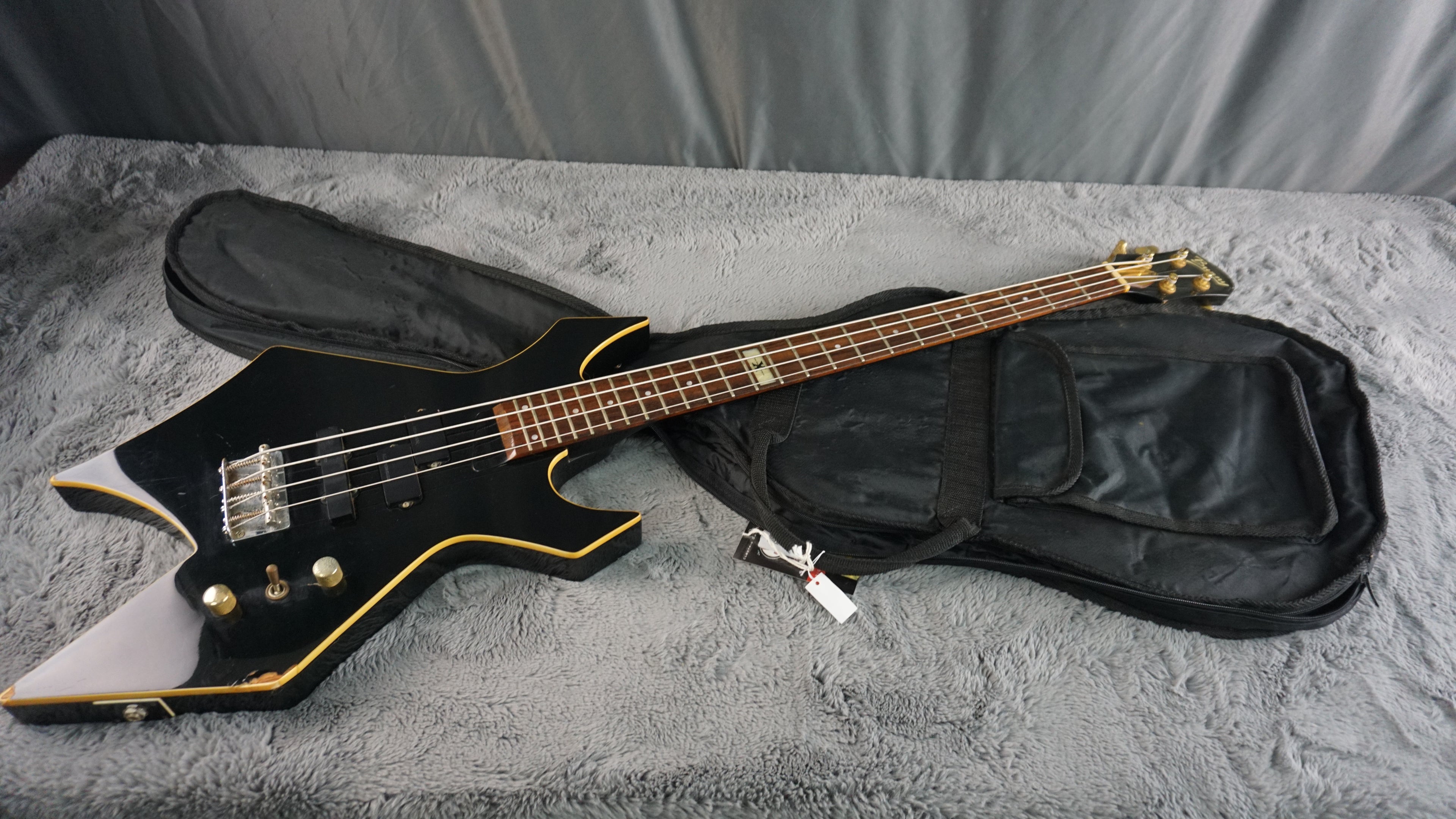 Burny XB-95H - Black Bass Guitar