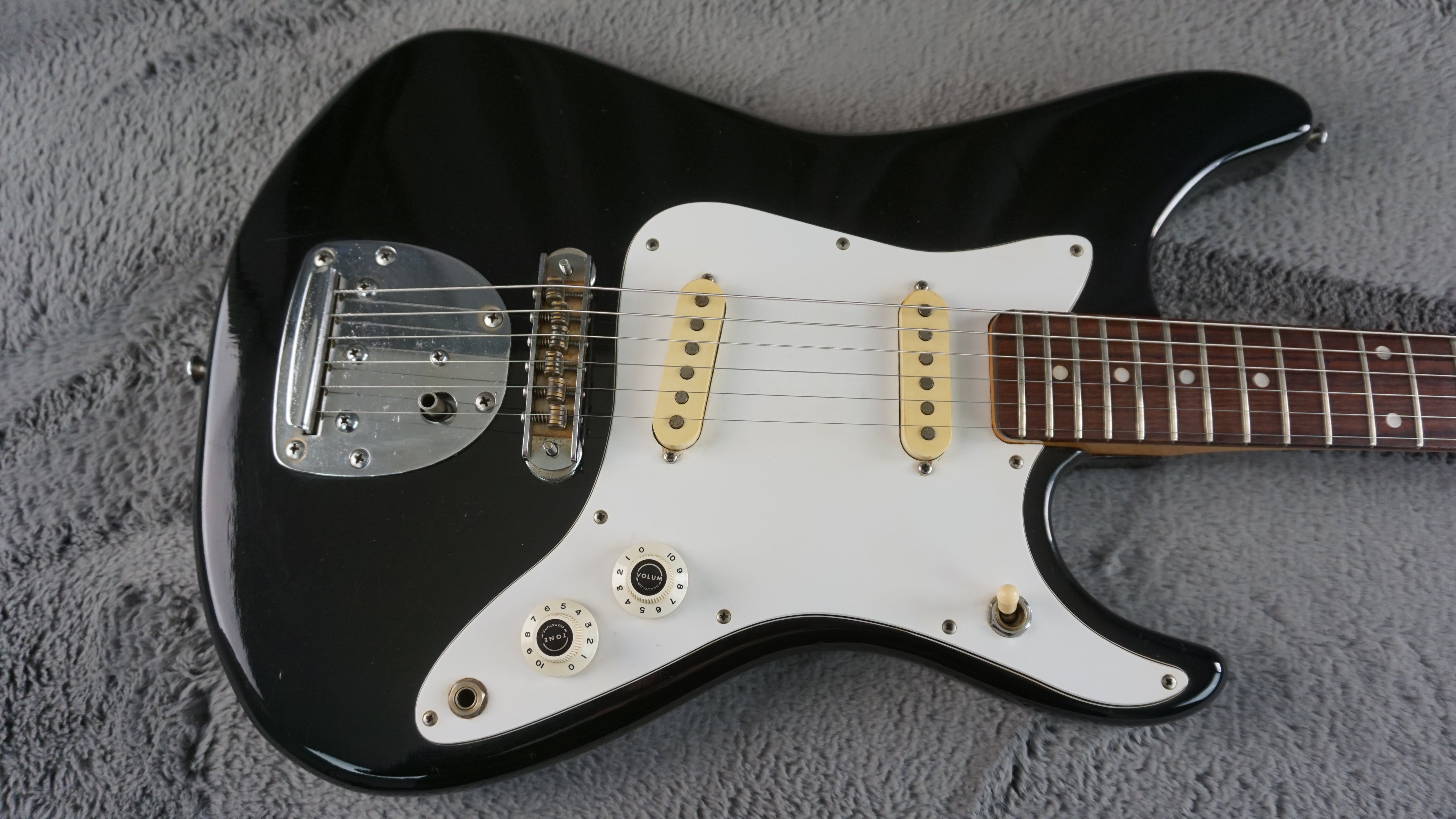 Guyatone LG-23 Japan Electric Guitar Black