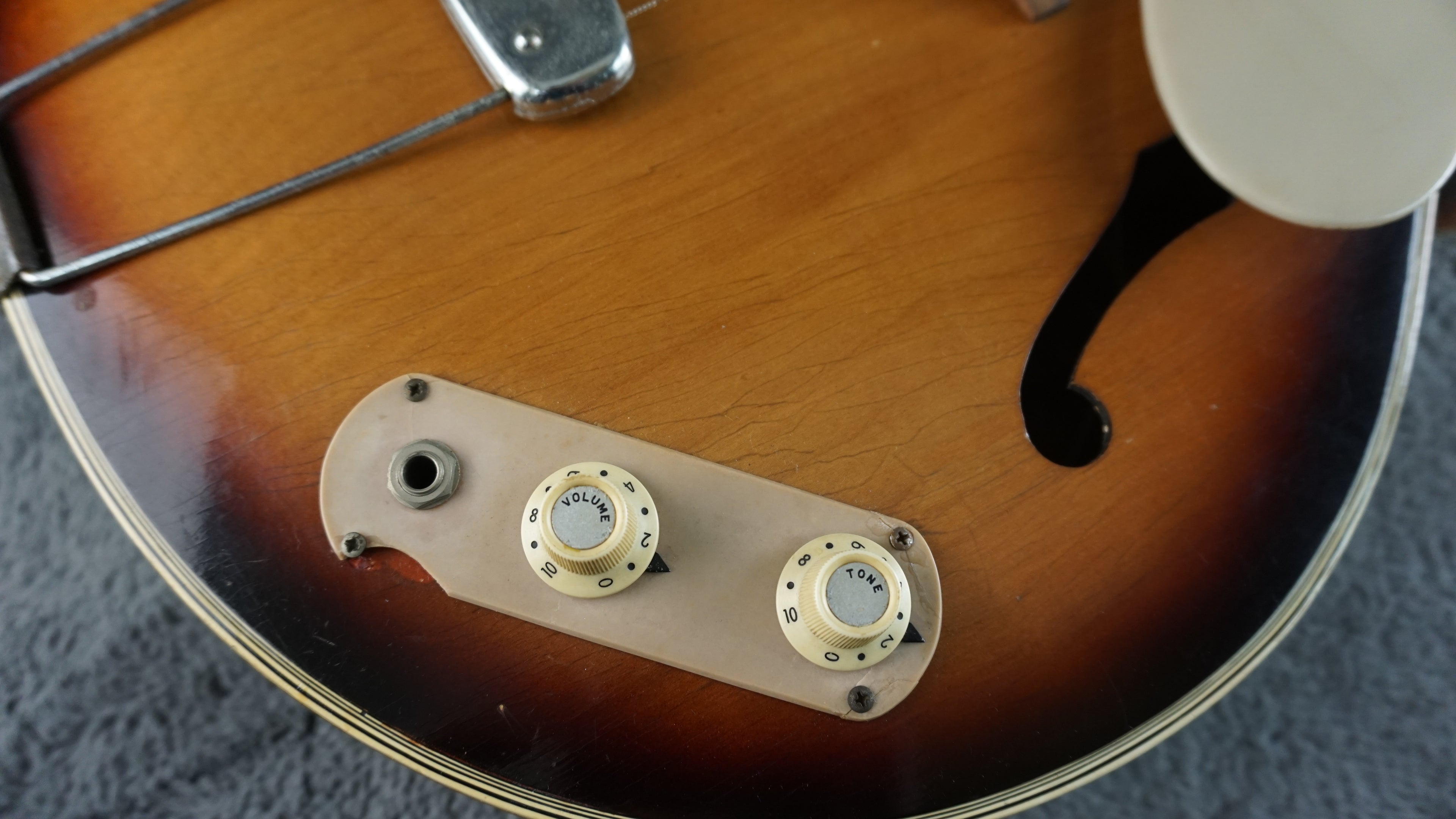Teisco EP-14 1960s - Brown Burst Hollow Body Electric