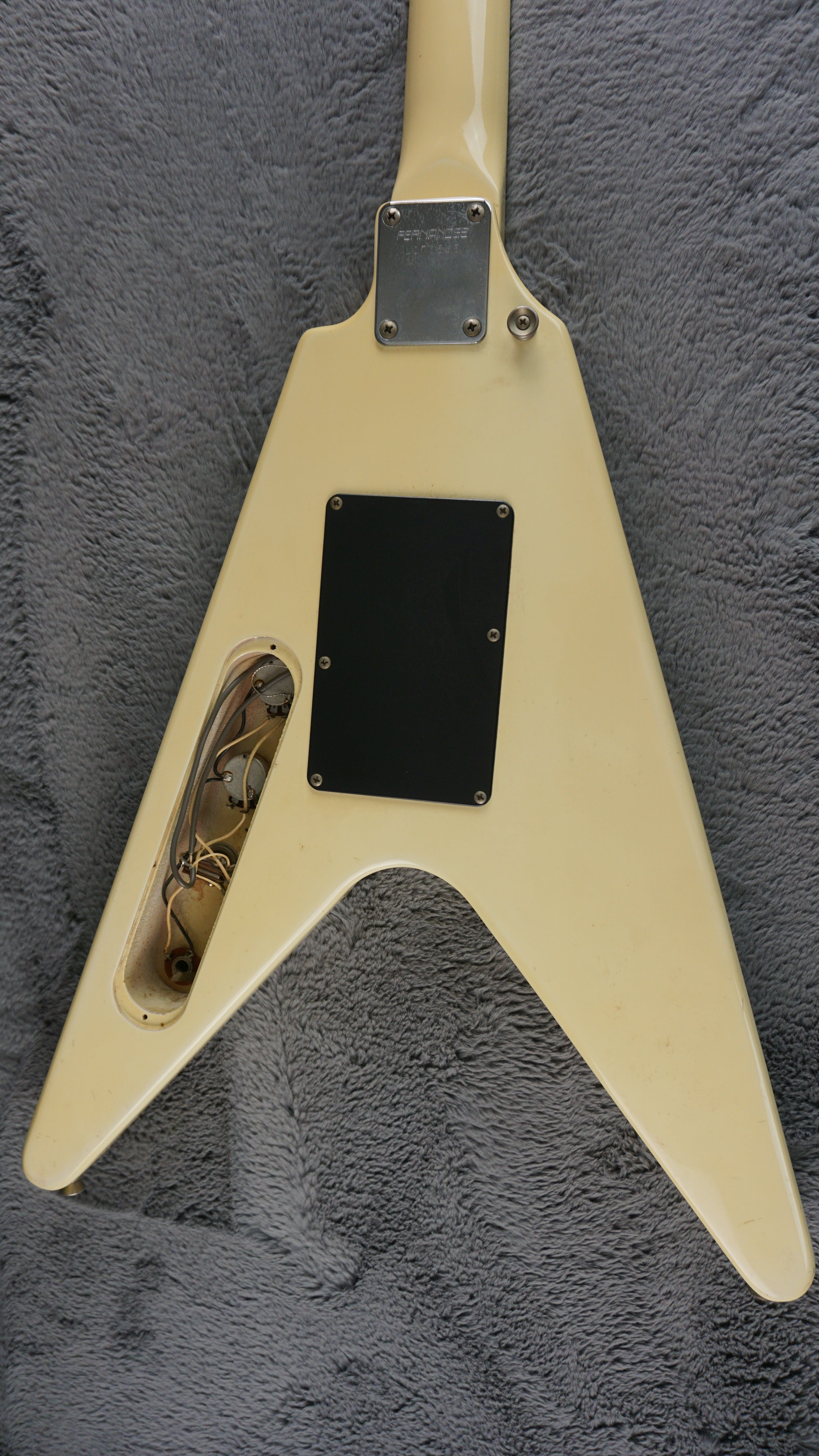 Fernandes/Burny BSV-70 The Function Flying V Short Scale