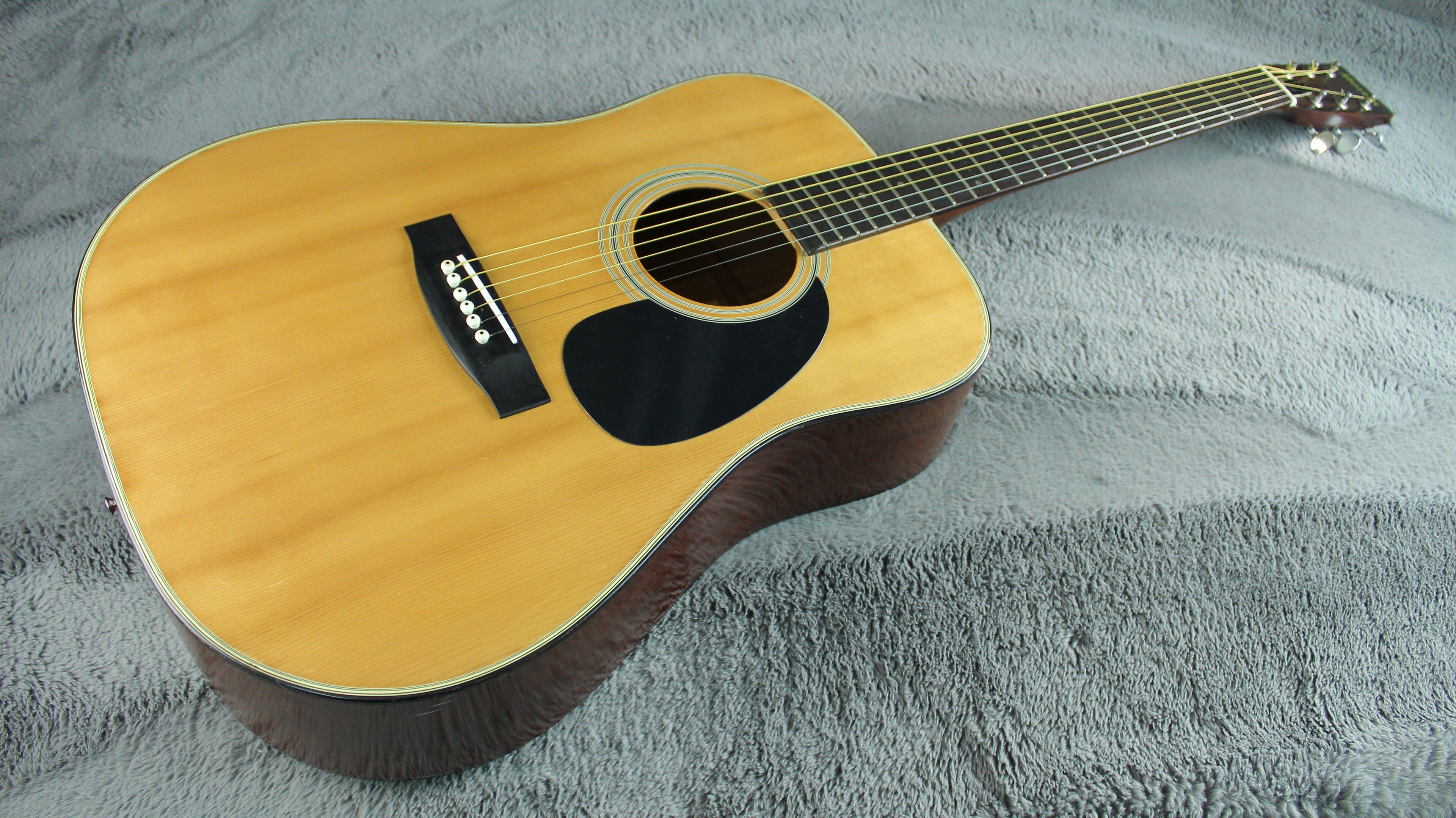 Morris W-15 Japan Acoustic Guitar