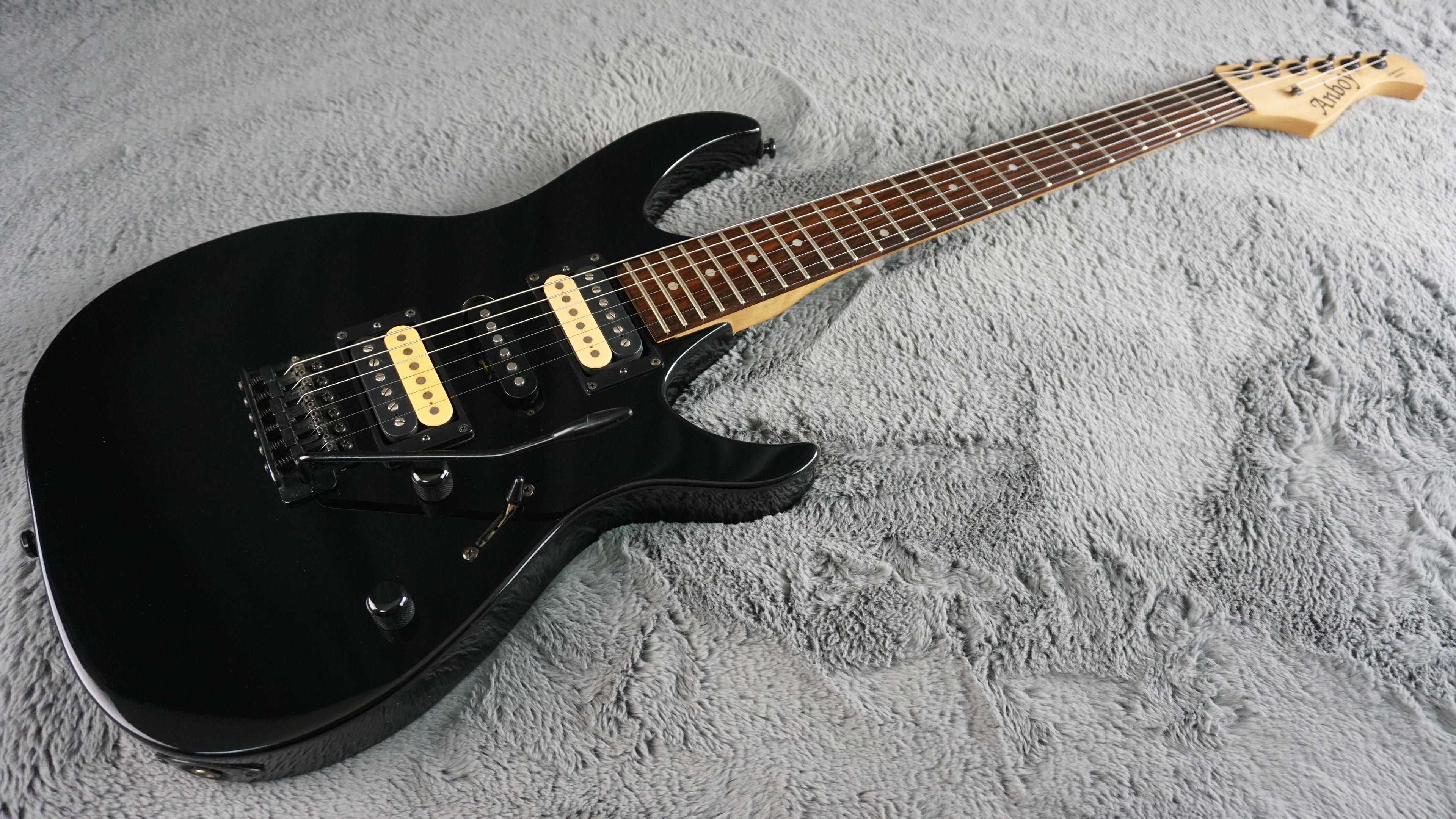Anboy Superstrat Fujigen - Black Electric HSH