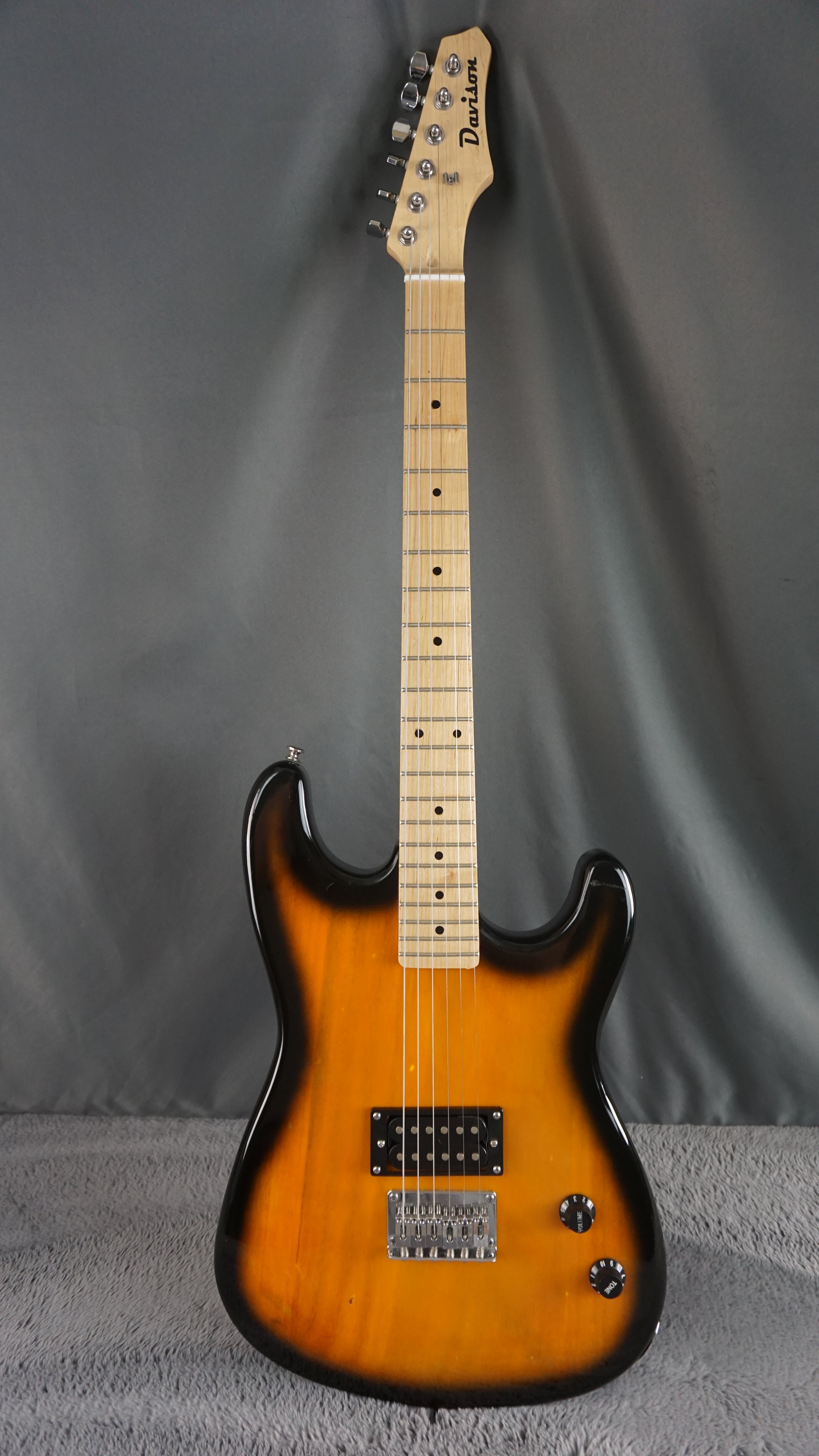 Davison - Tobacco Burst