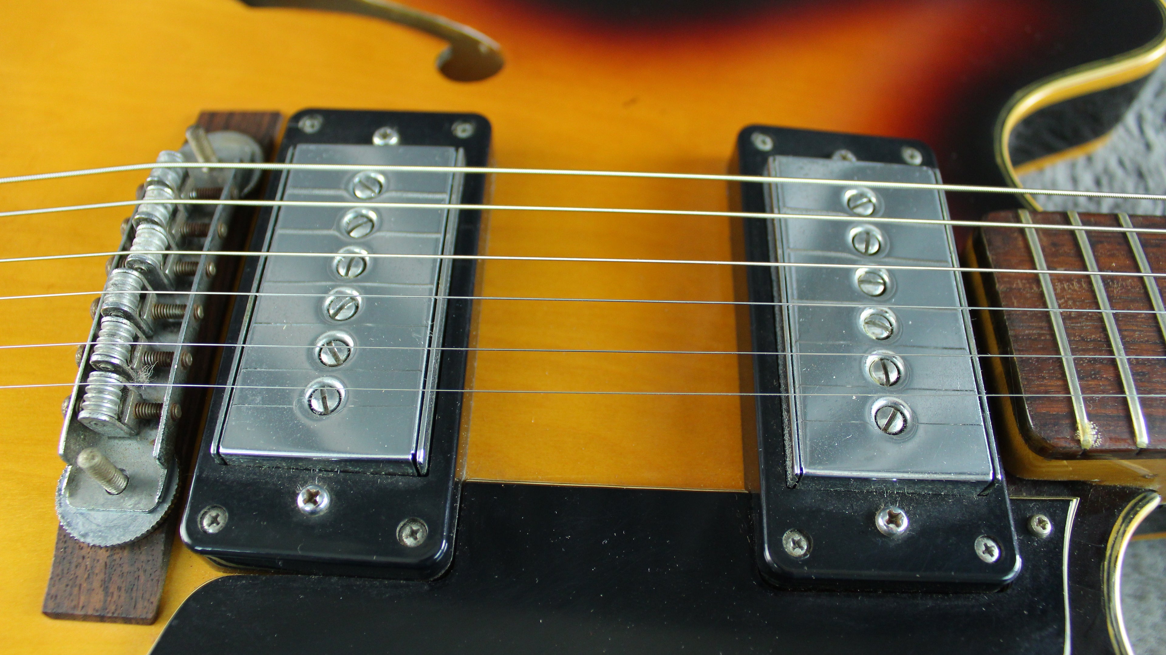 Semi-Hollow Sunburst Electric Guitar