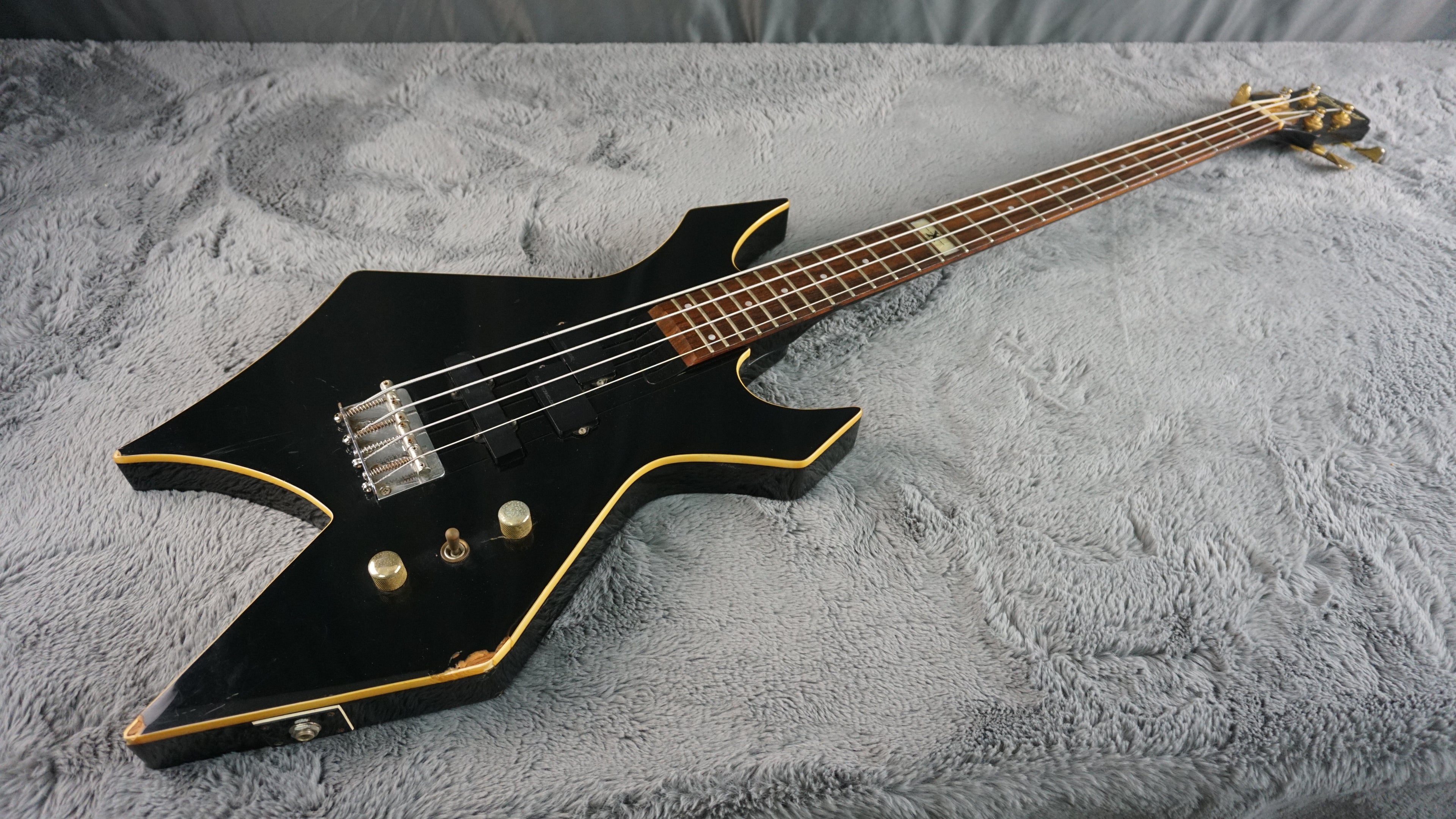 Burny XB-95H - Black Bass Guitar