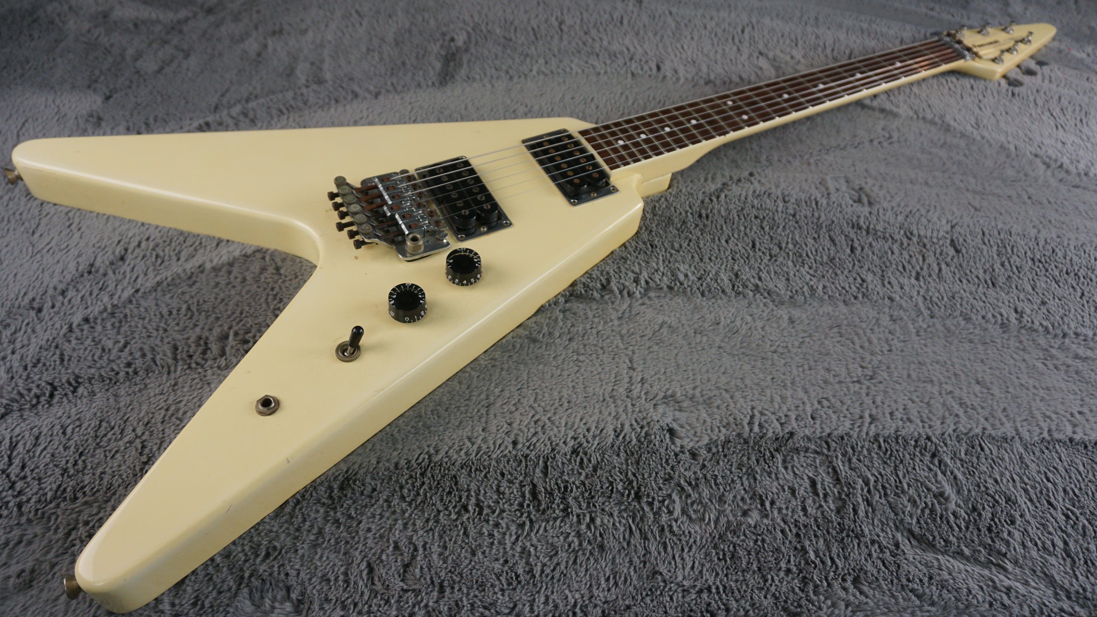 Fernandes/Burny BSV-70 The Function Flying V Short Scale