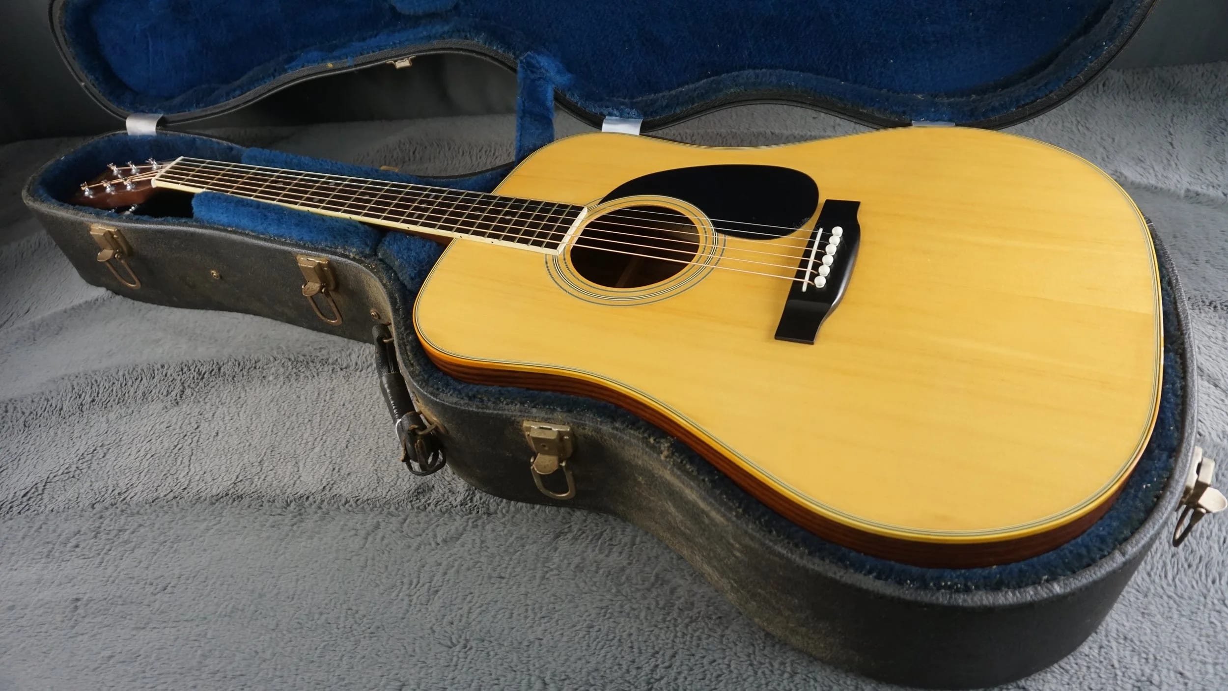 Cat's Eyes/Tokai CE-200 Japan Acoustic Guitar w/ Hard Case