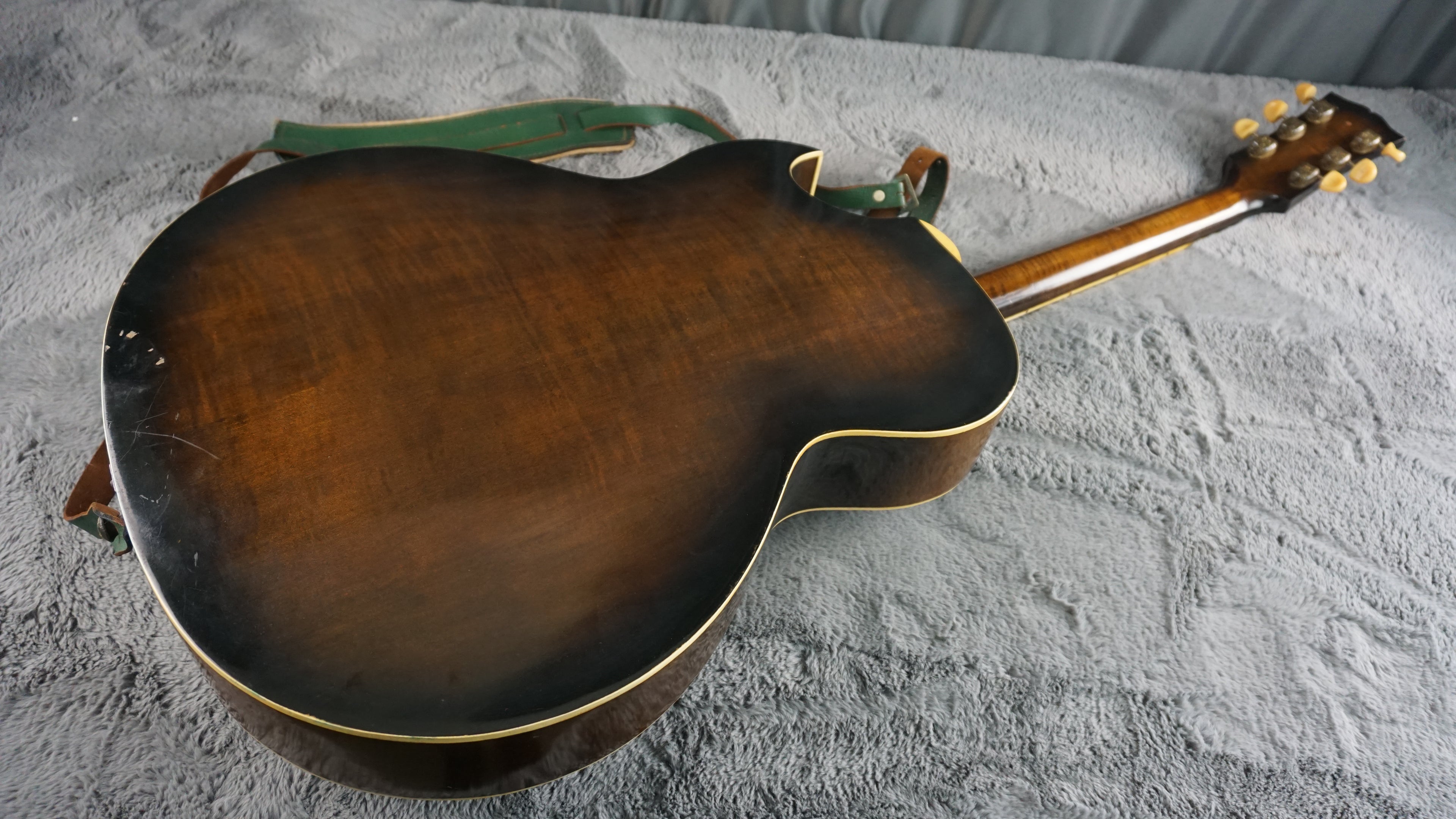 Nardan No. 180 Japan Archtop Tobacco Burst