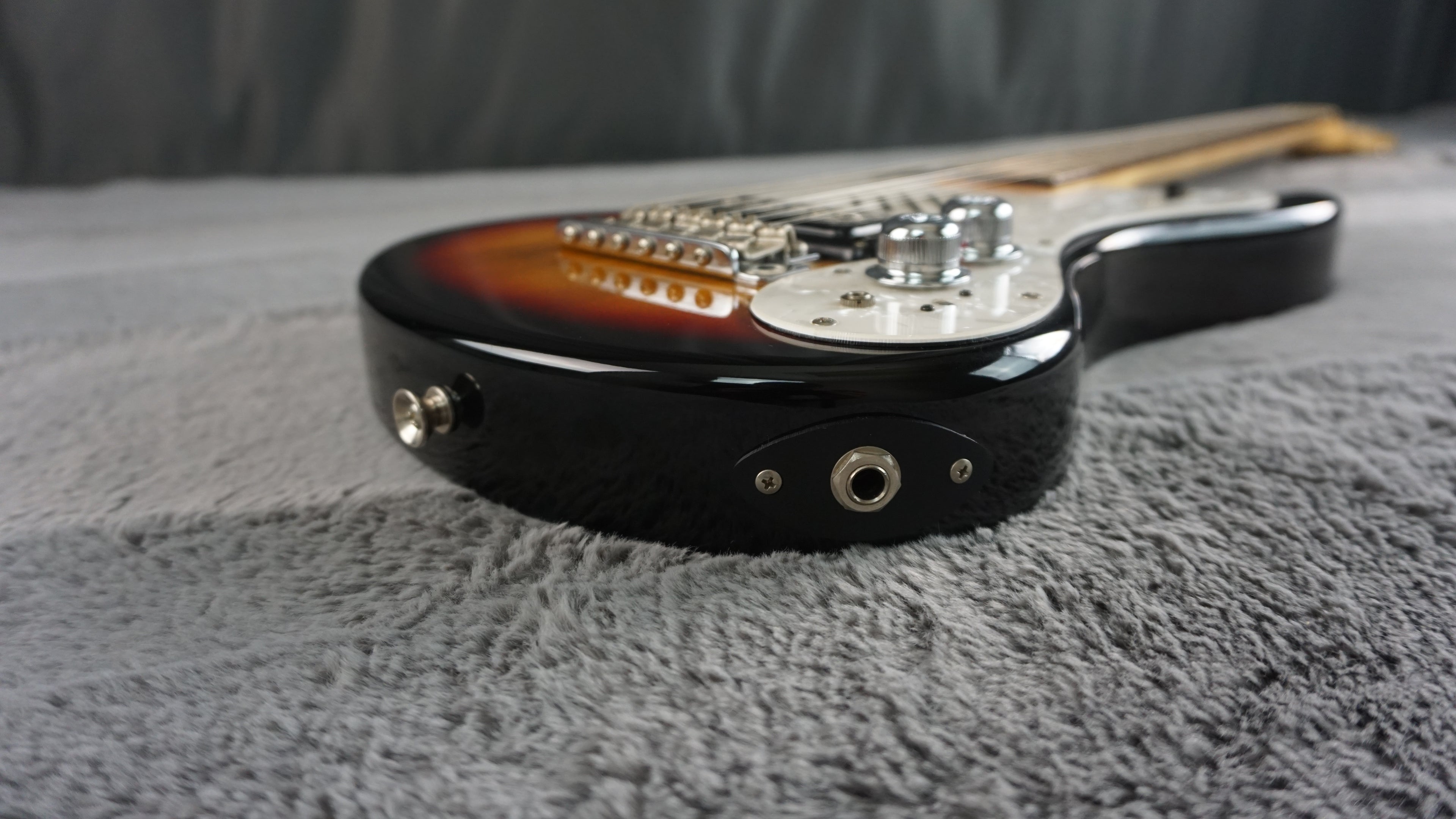 MarineRider Mosrite Ventures Model with Built In Amp 1990’s - Sunburst