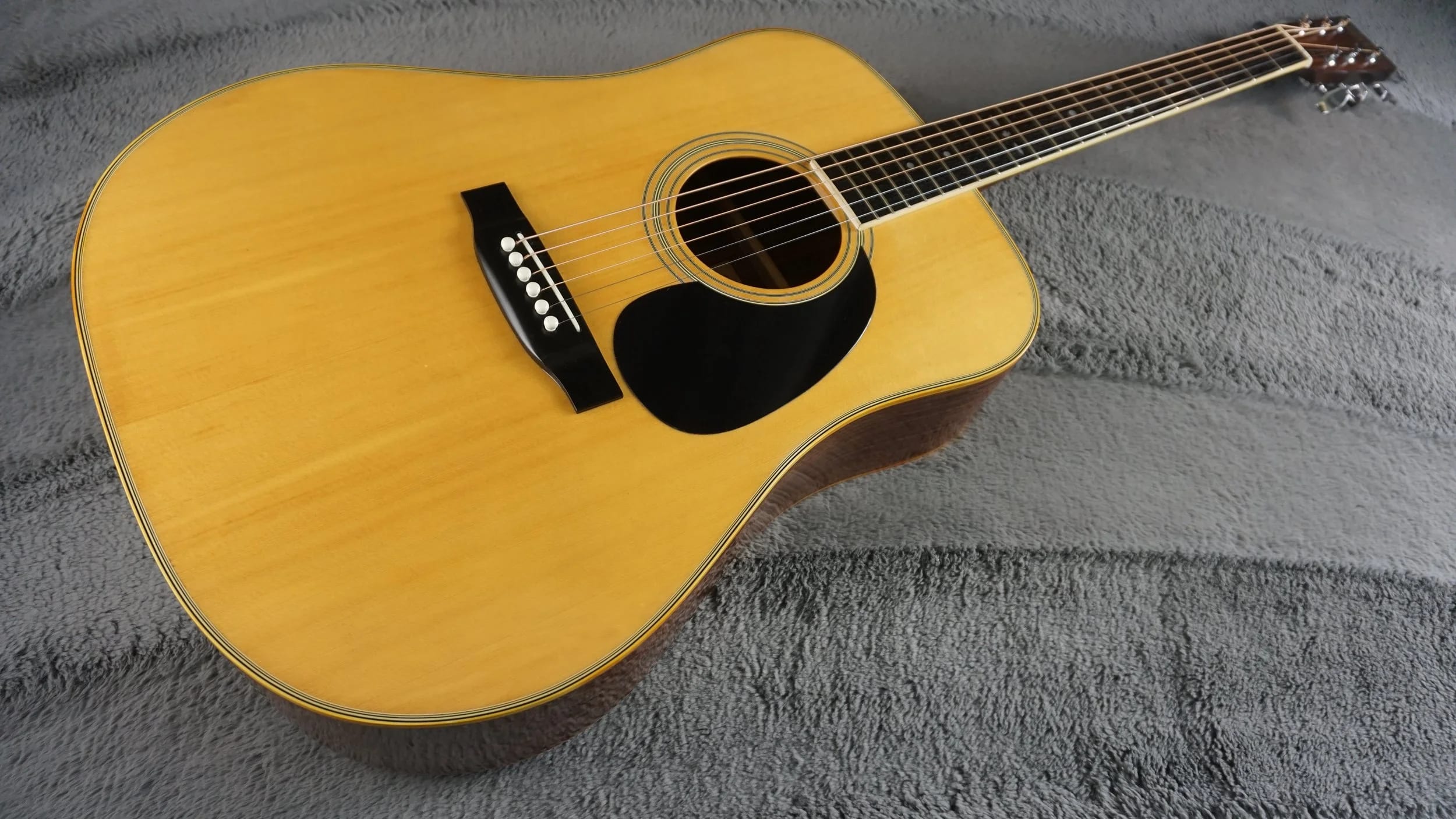 Cat's Eyes/Tokai CE-200 Japan Acoustic Guitar w/ Hard Case