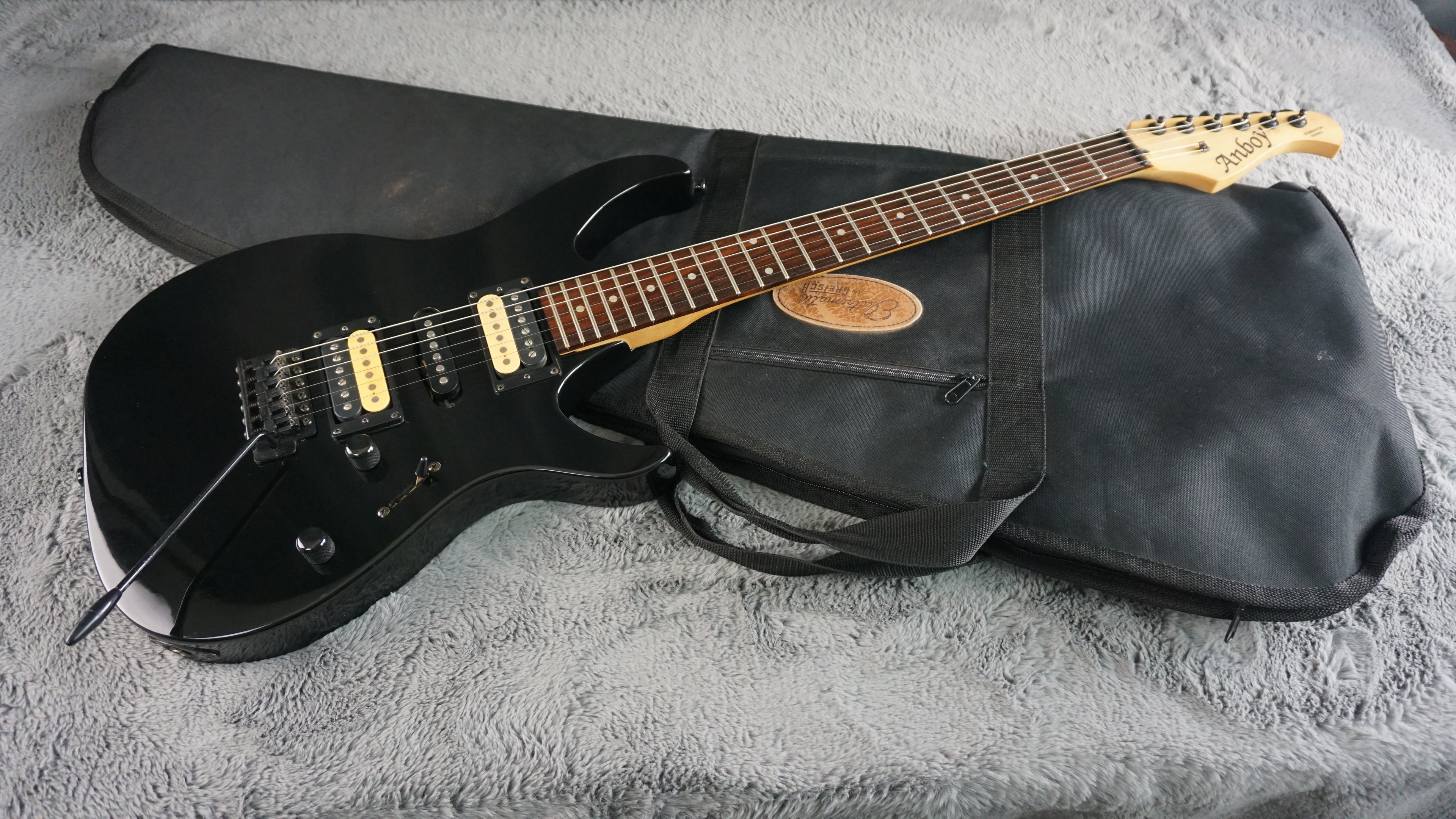 Anboy Superstrat Fujigen - Black Electric HSH